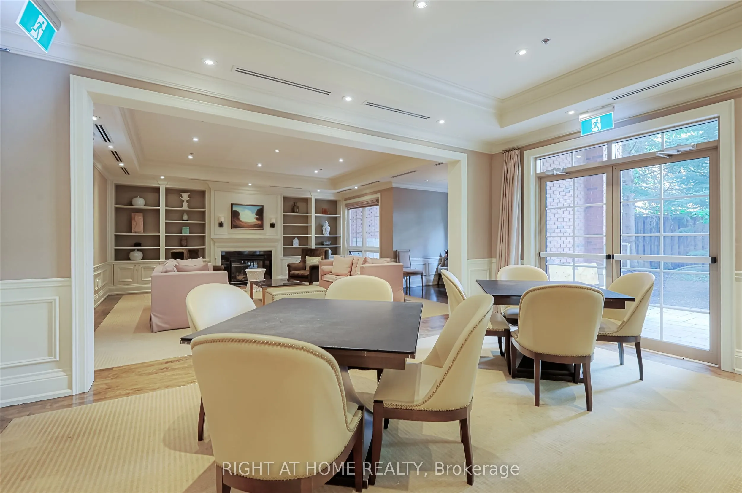 20 Burkebrook Place #306
