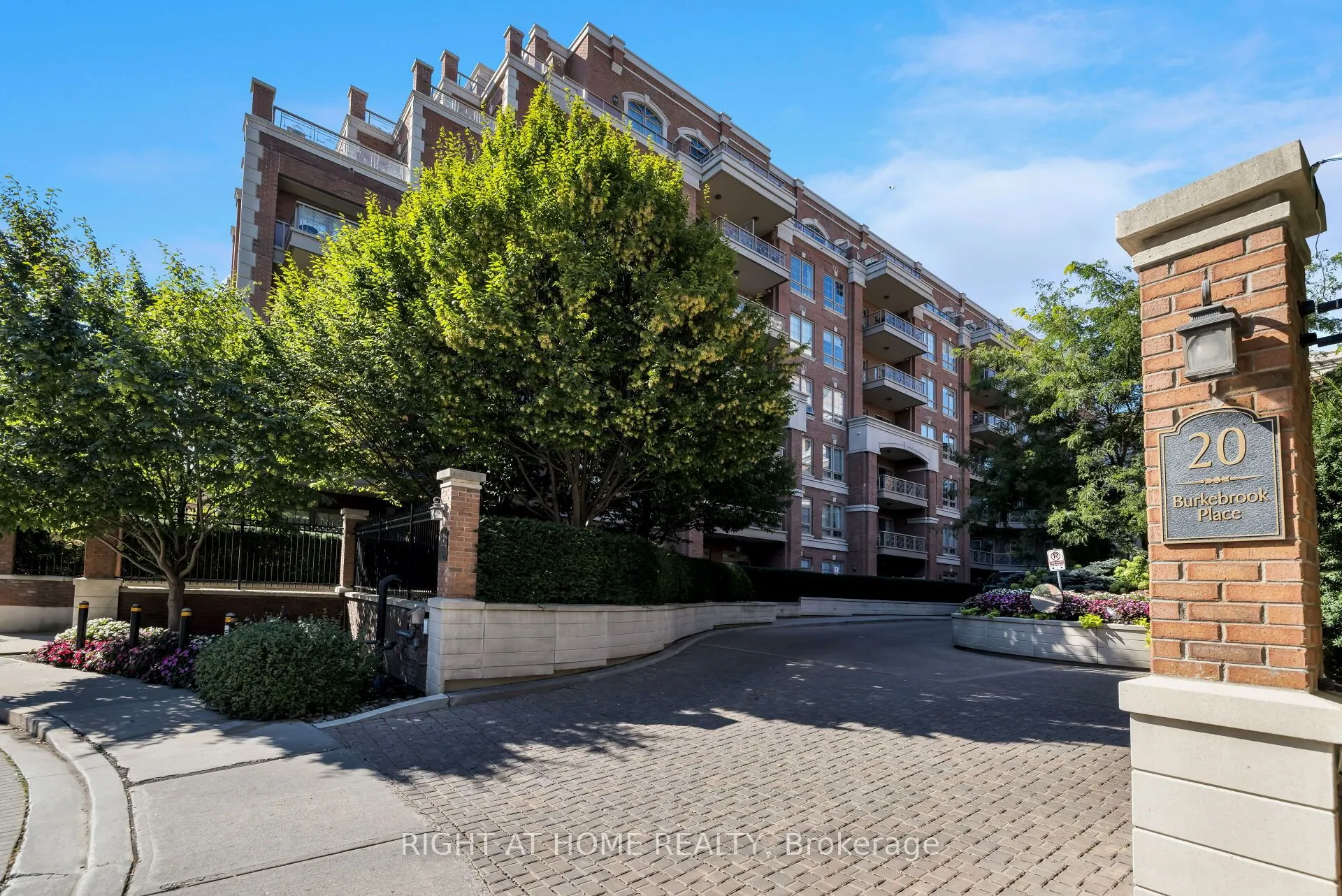 20 Burkebrook Place #306