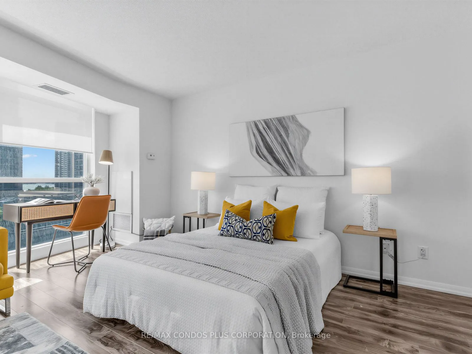 18 Yonge Street #1012