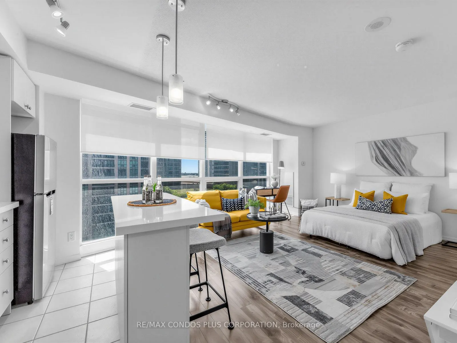 18 Yonge Street #1012