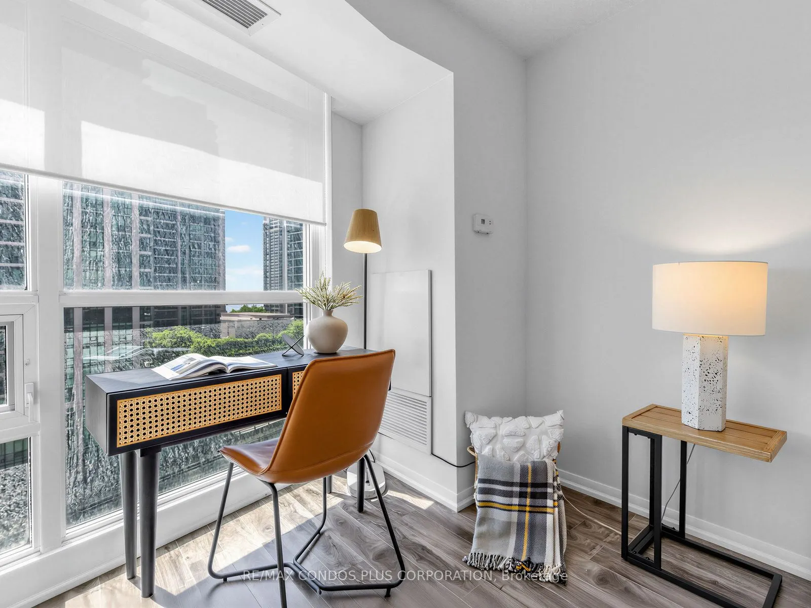18 Yonge Street #1012