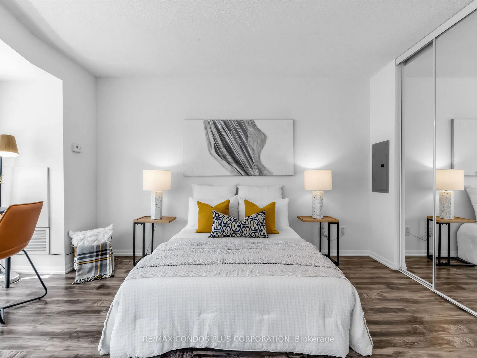 18 Yonge Street #1012