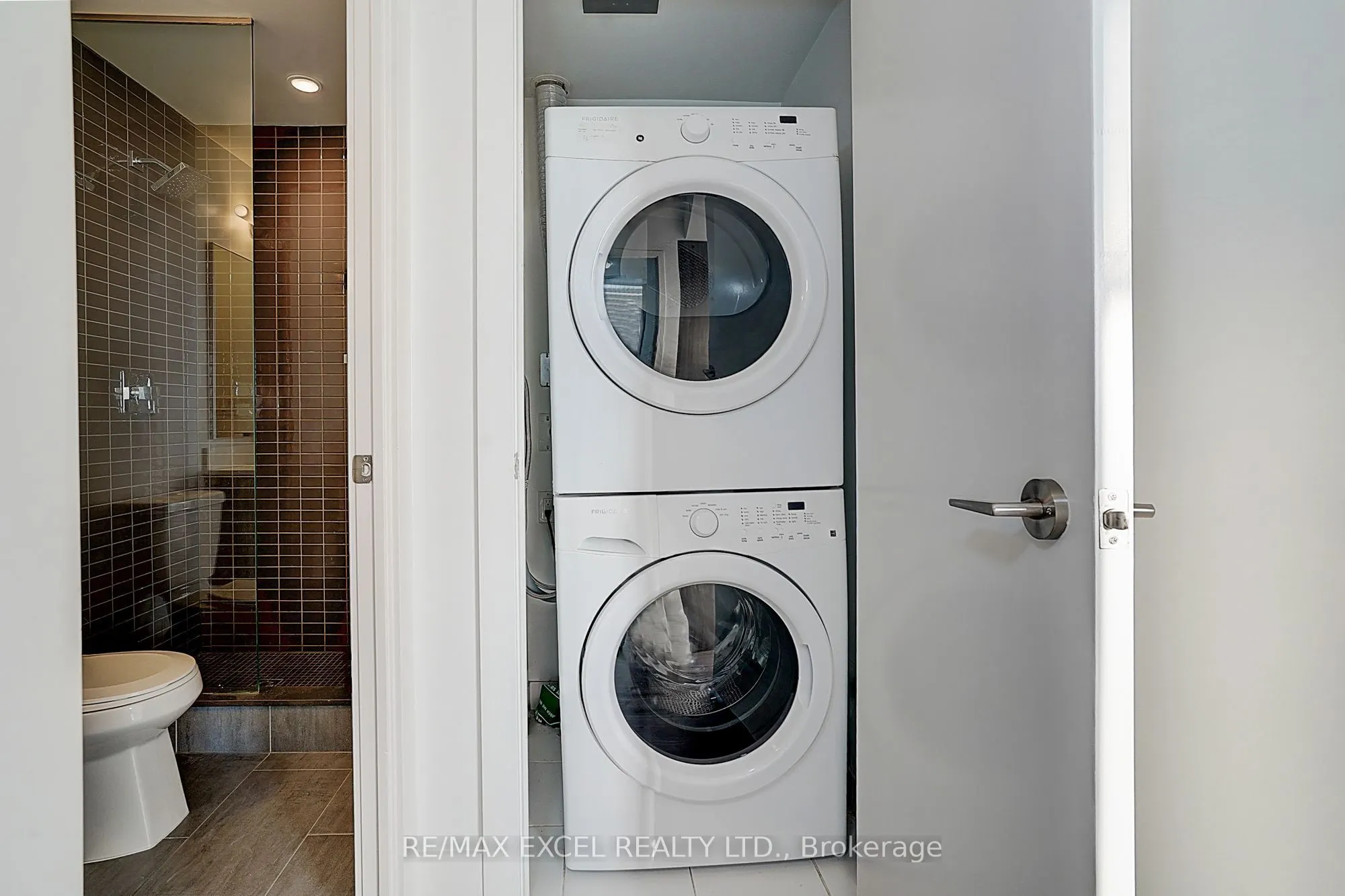 200 Bloor Street W #2201