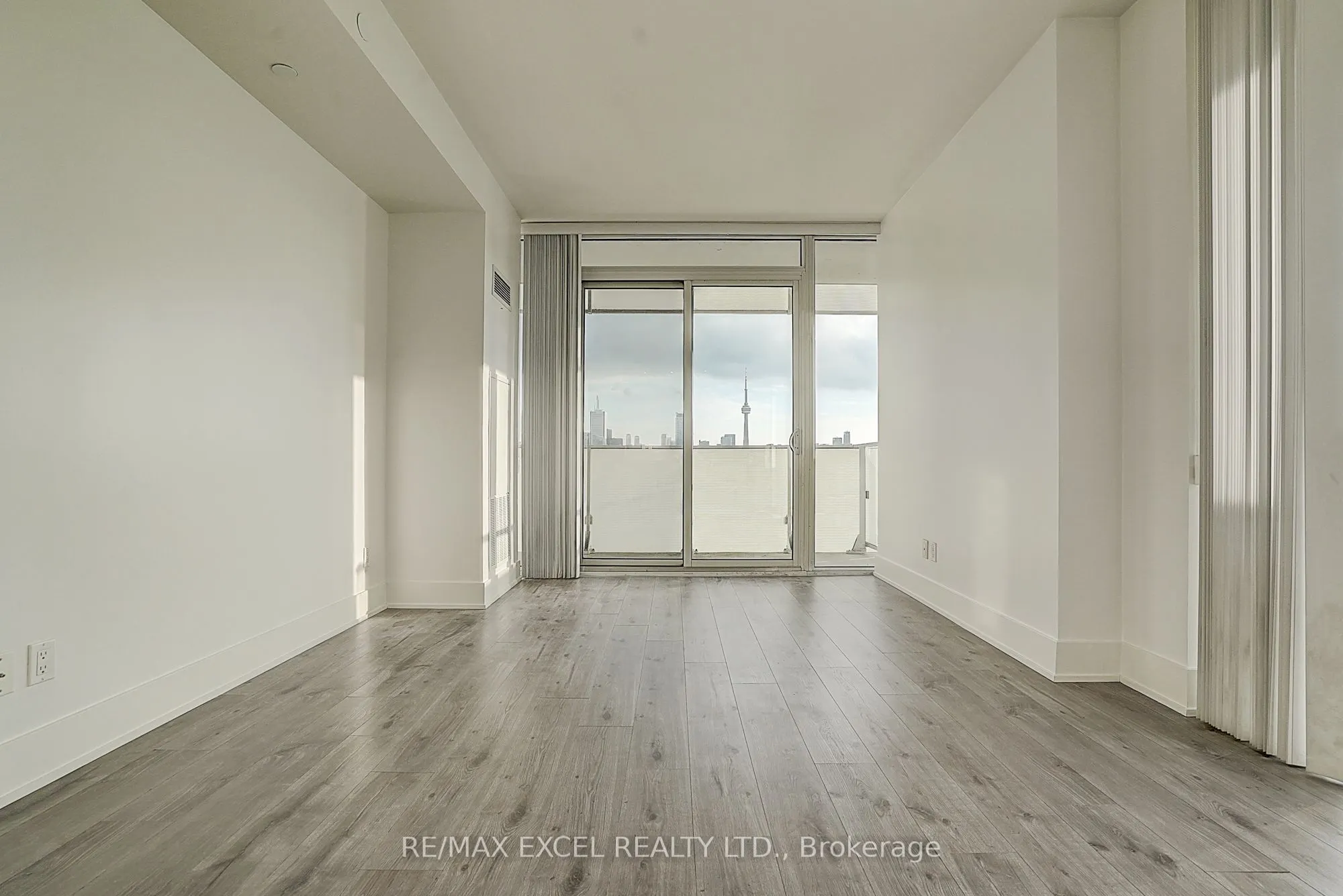 200 Bloor Street W #2201