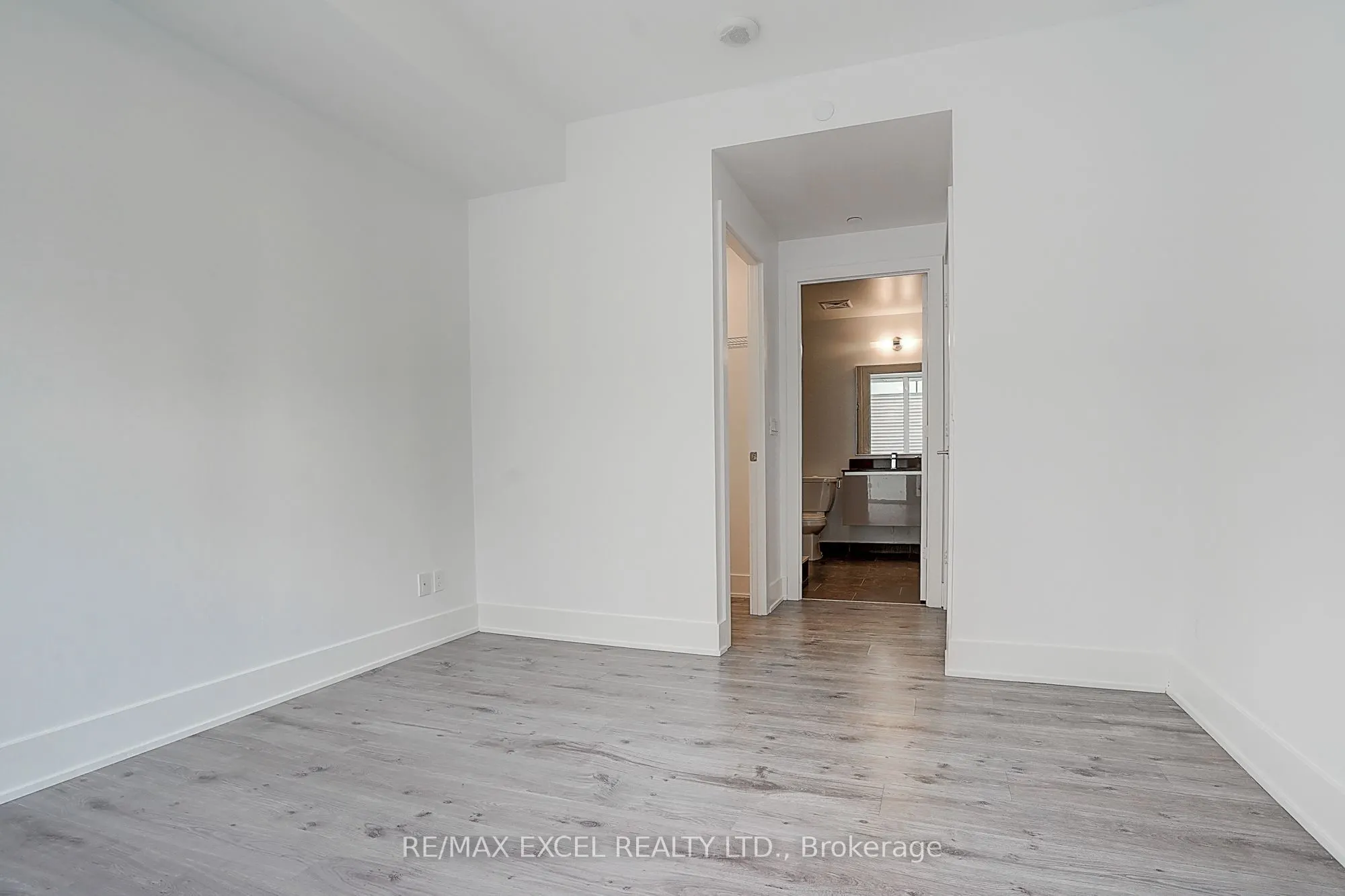200 Bloor Street W #2201