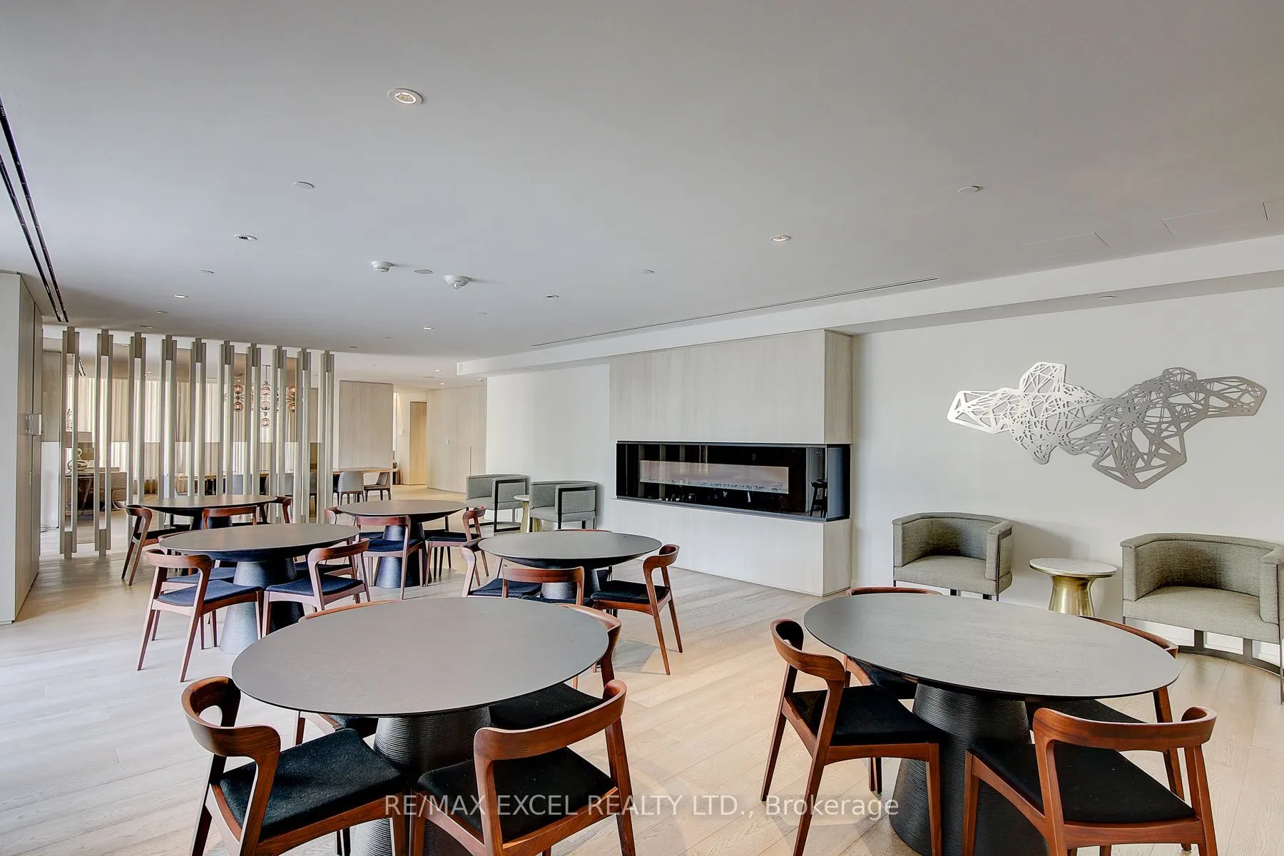 200 Bloor Street W #2201