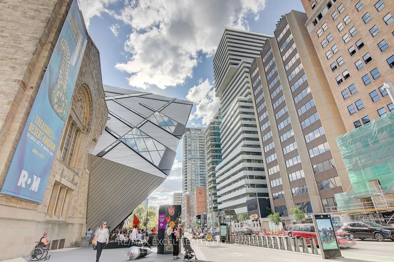 200 Bloor Street W #2201