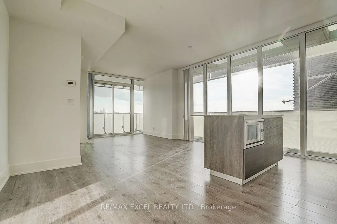200 Bloor Street W #2201