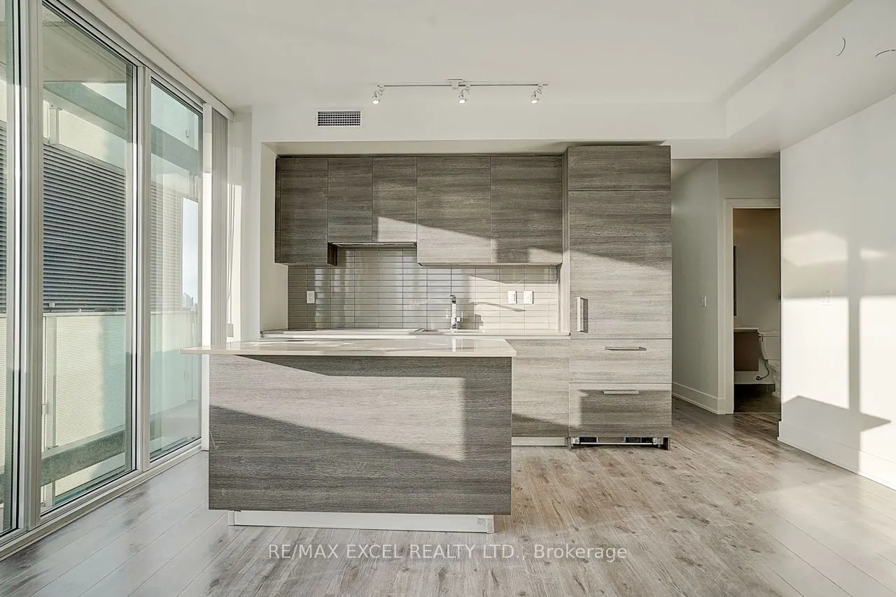 200 Bloor Street W #2201