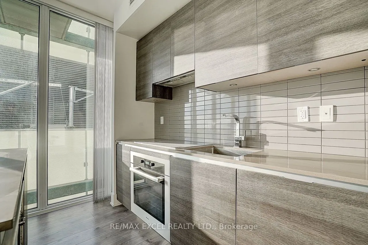 200 Bloor Street W #2201