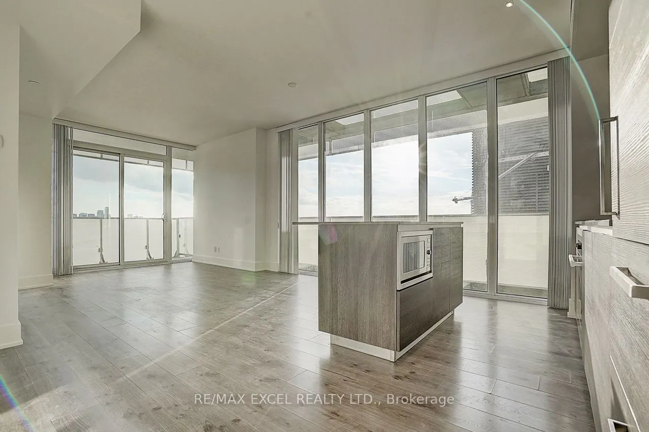 200 Bloor Street W #2201
