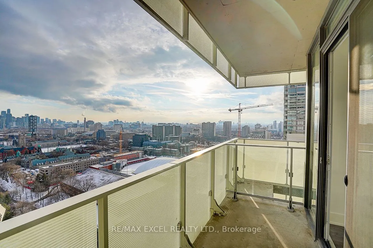 200 Bloor Street W #2201
