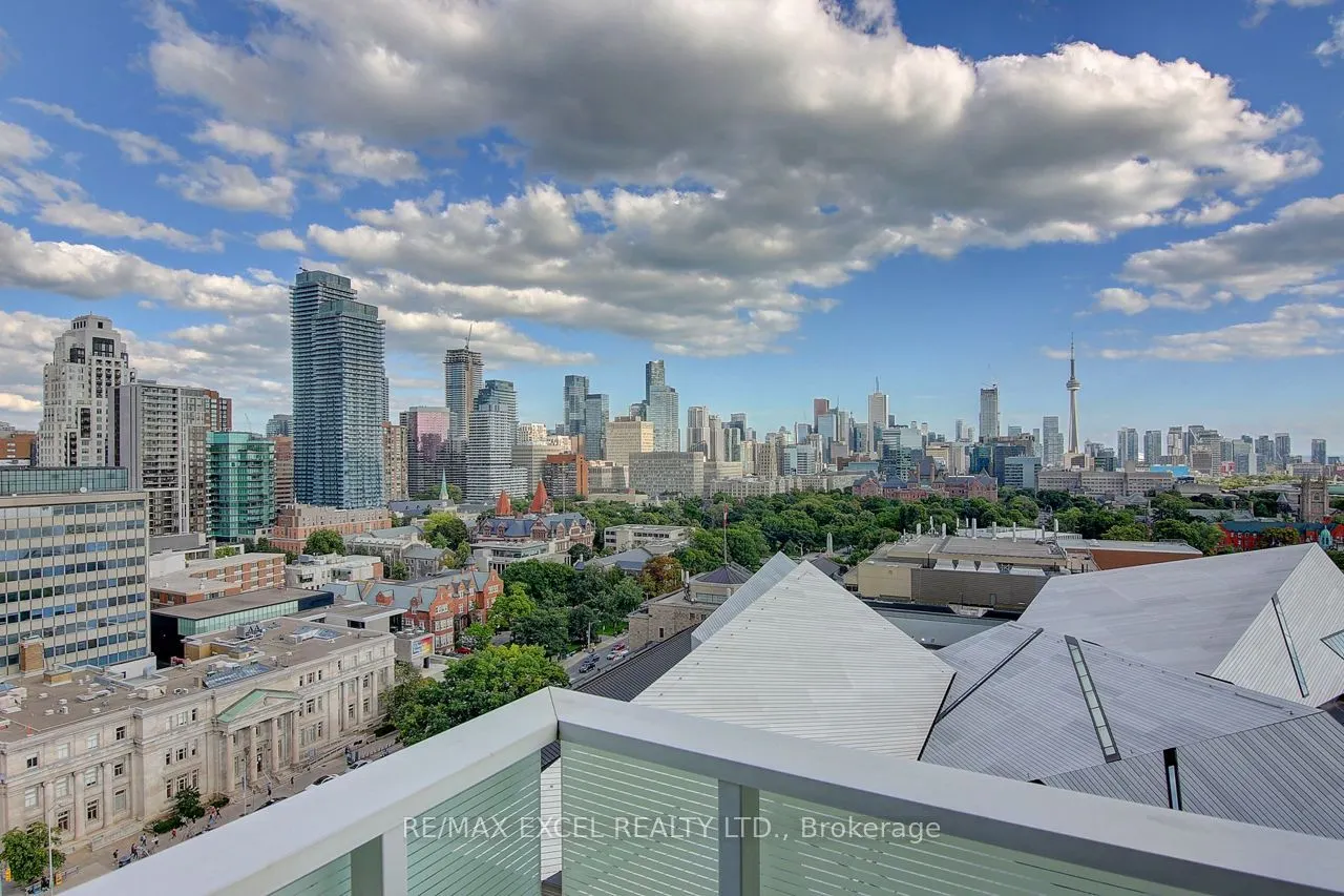 200 Bloor Street W #2201