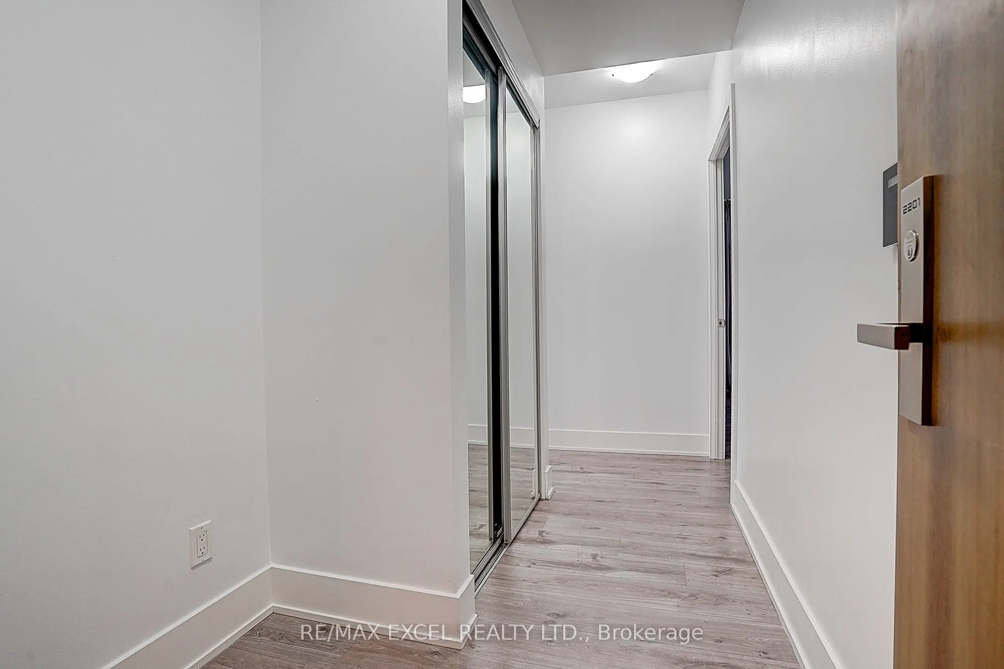 200 Bloor Street W #2201