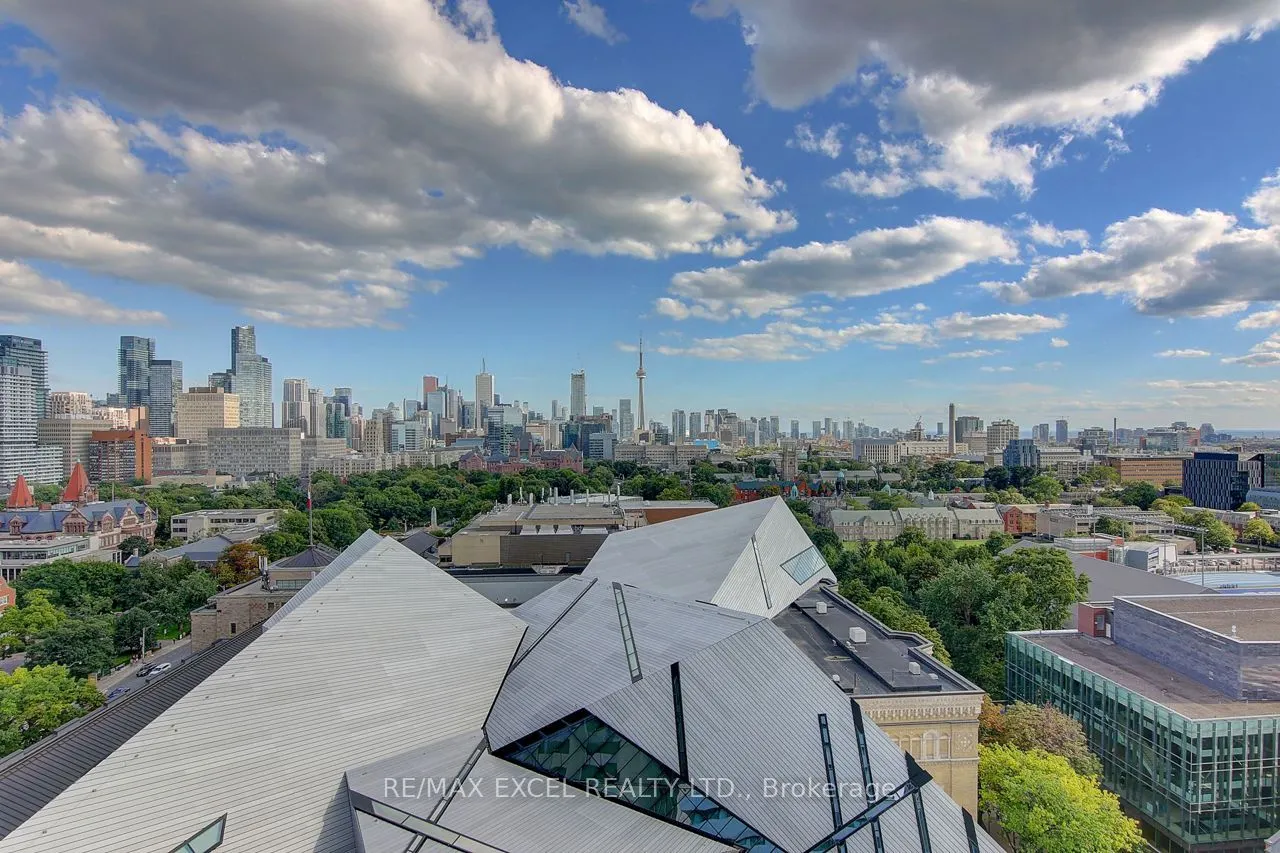 200 Bloor Street W #2201