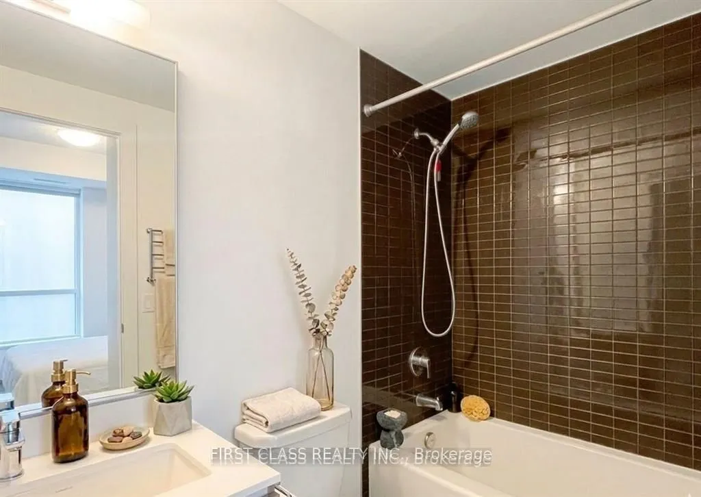 200 Bloor Street W #1405