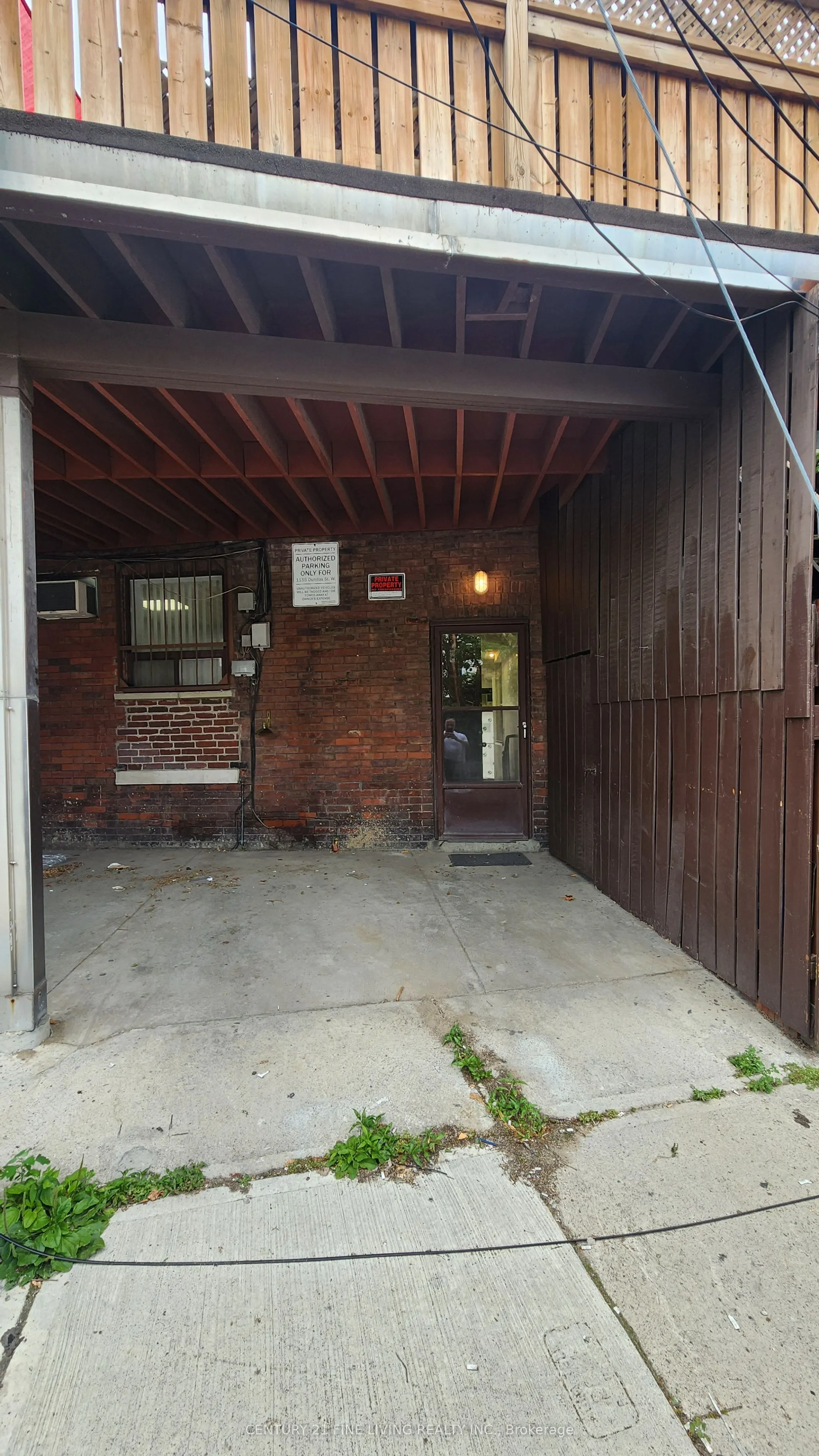 1155 Dundas Street W #Main