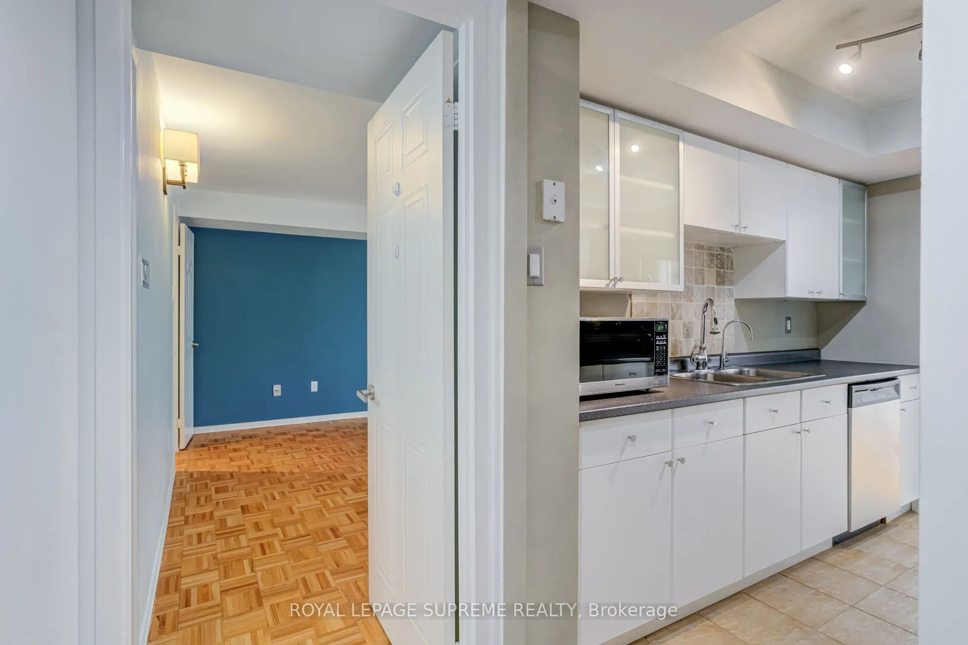5 Kenneth Avenue #1804