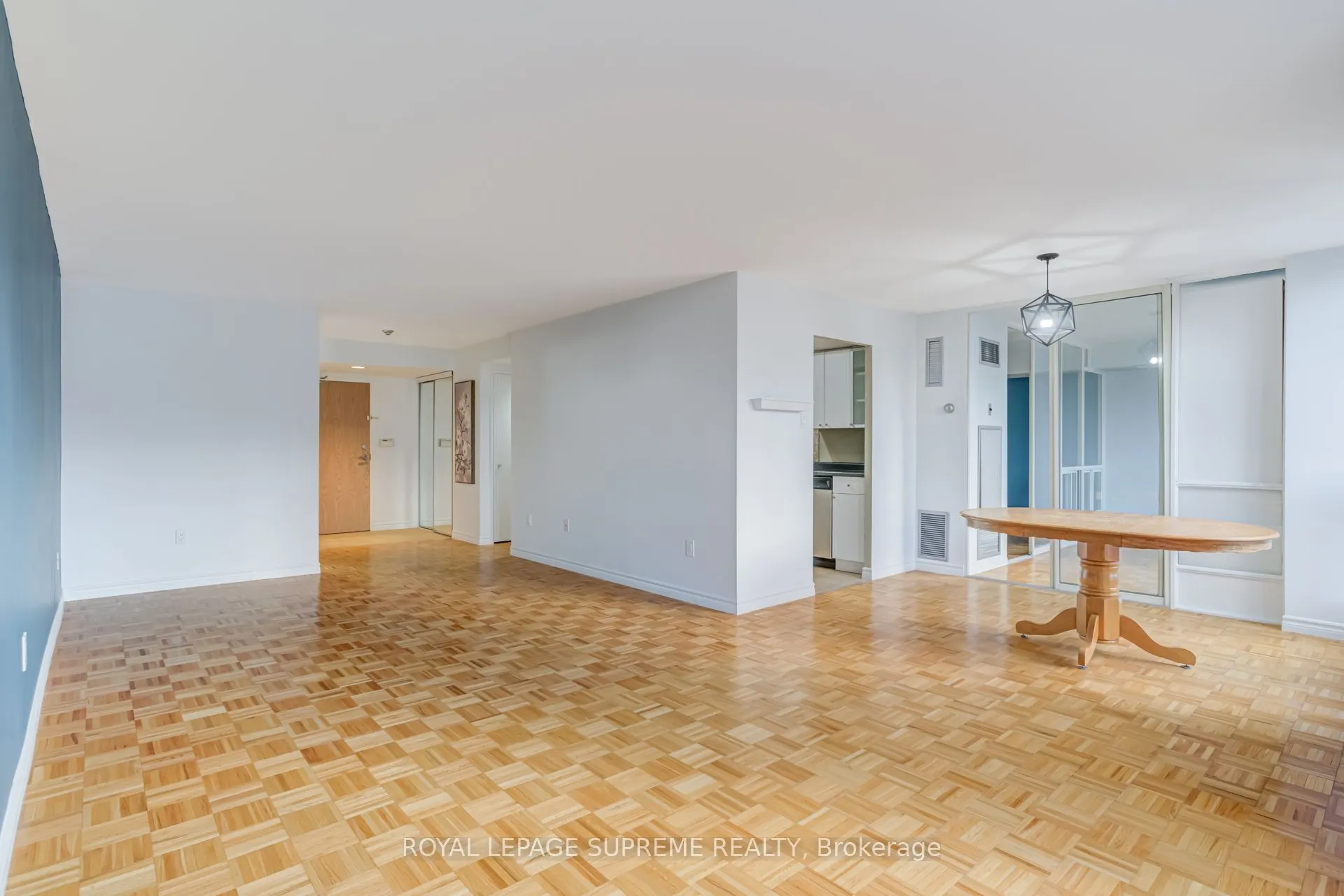 5 Kenneth Avenue #1804