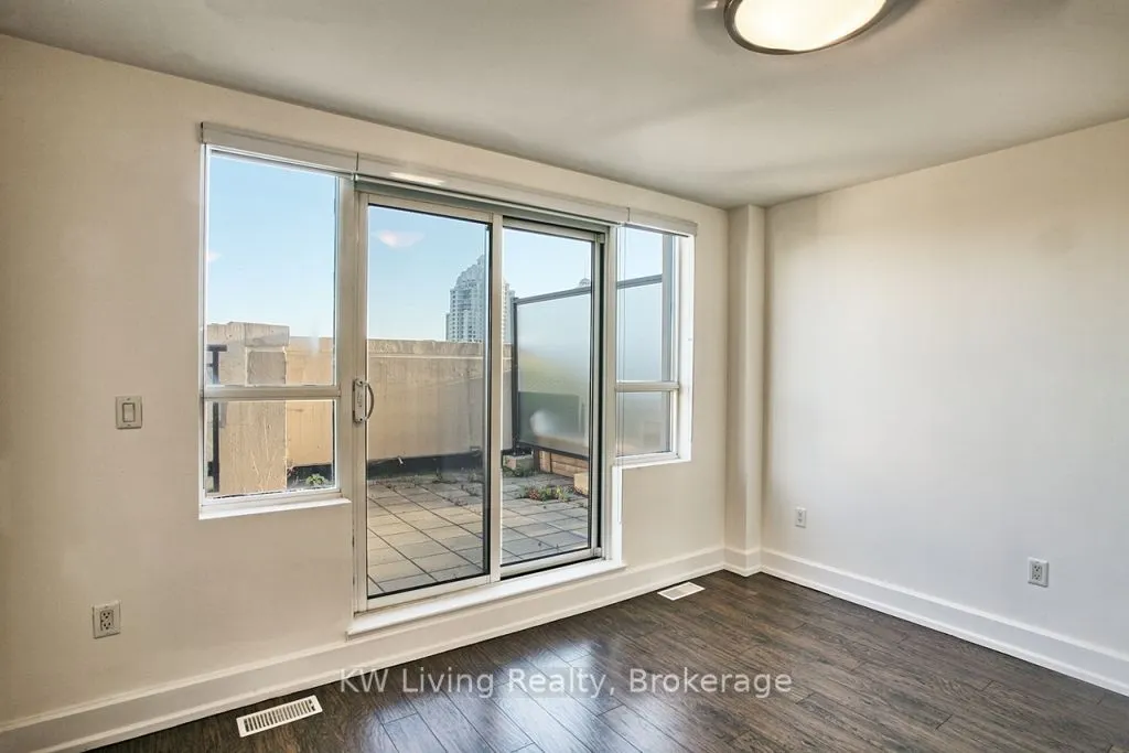 650 Sheppard Avenue E #PH13