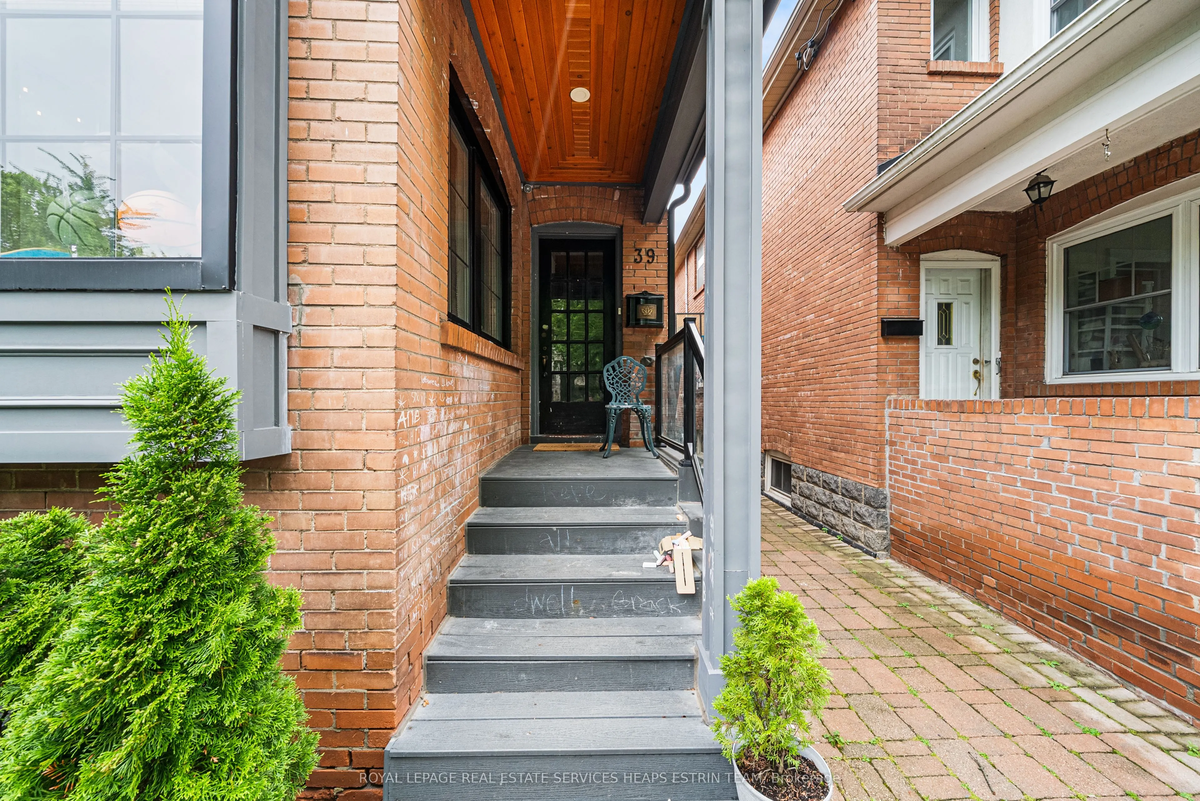 39 Standish Avenue