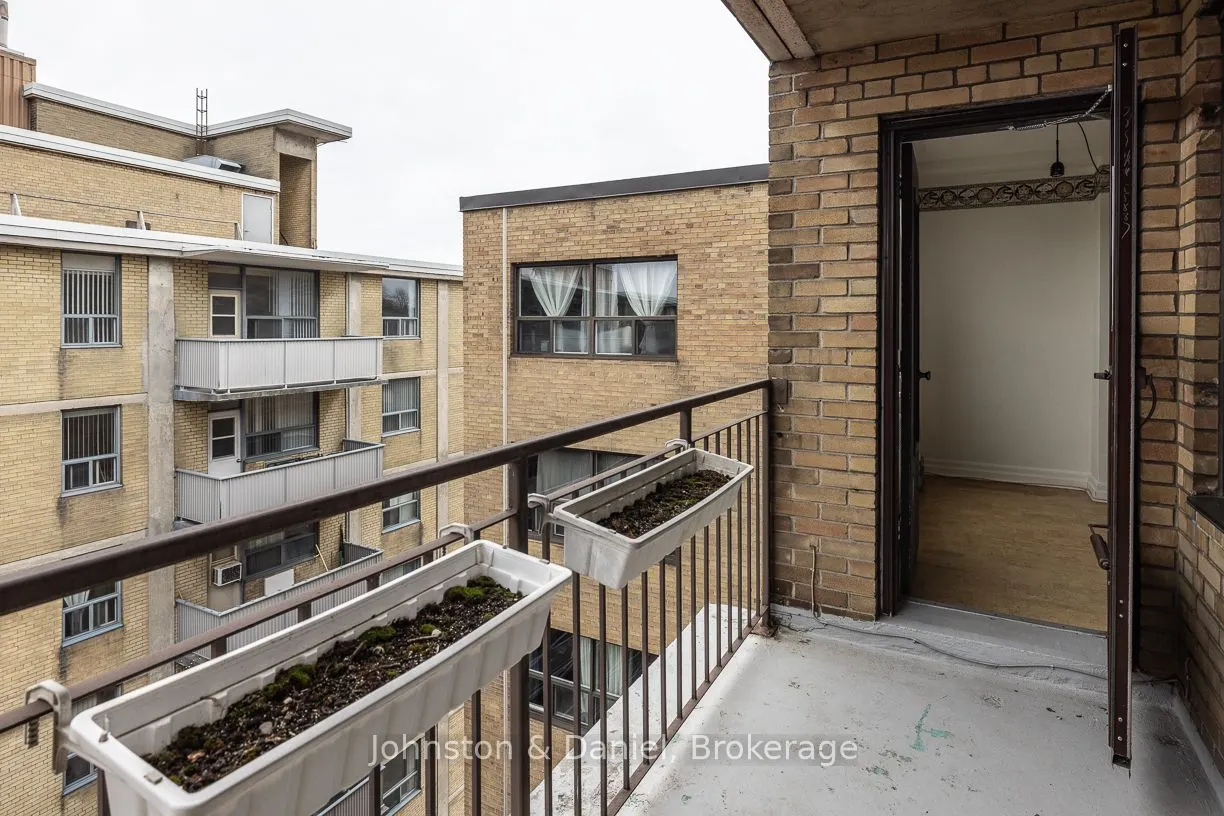 660 Eglinton Avenue W #716