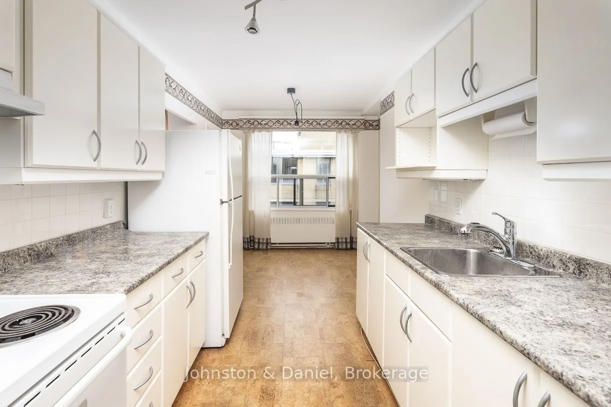 660 Eglinton Avenue W #716