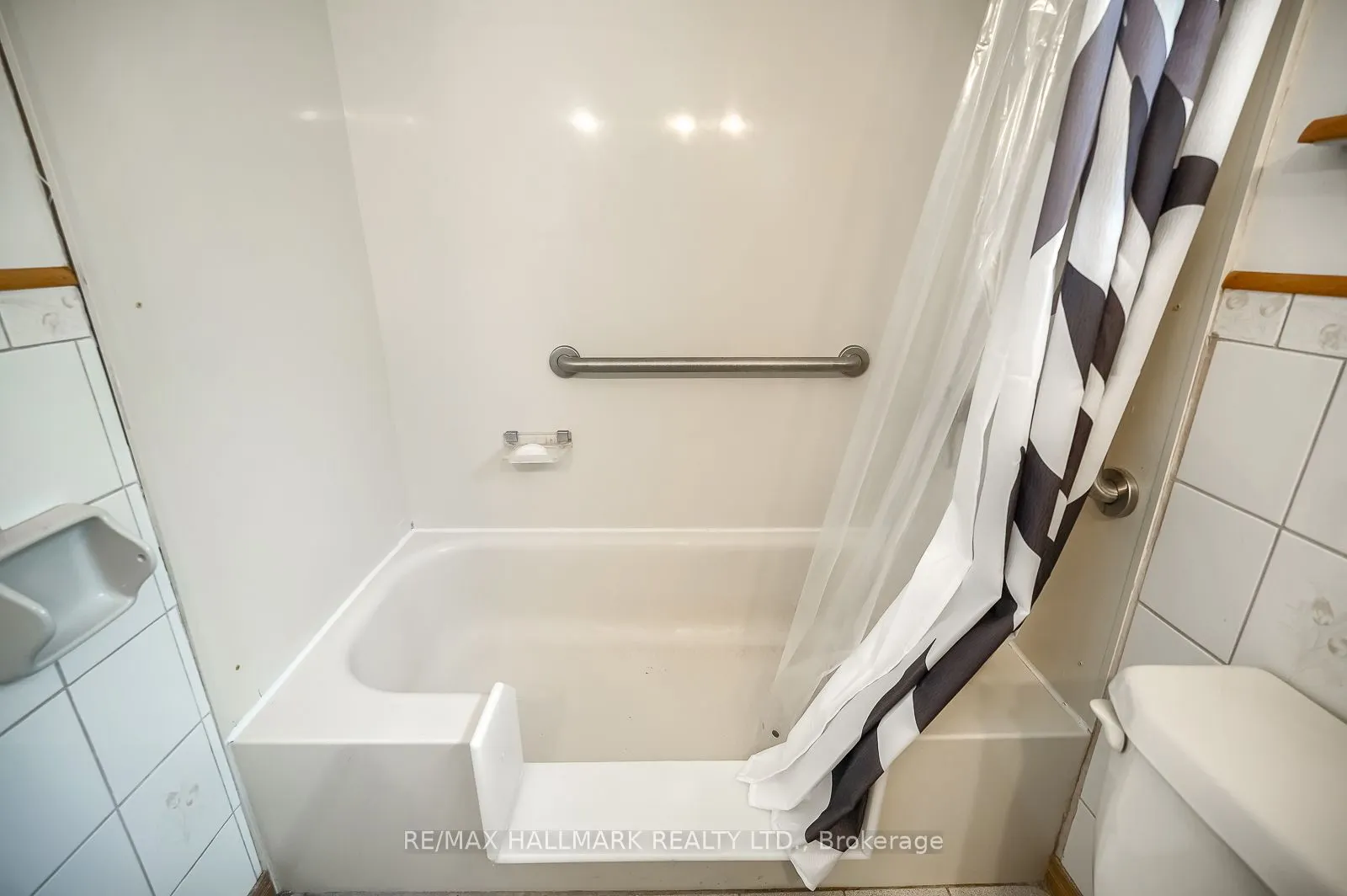 94 George Henry Boulevard #24