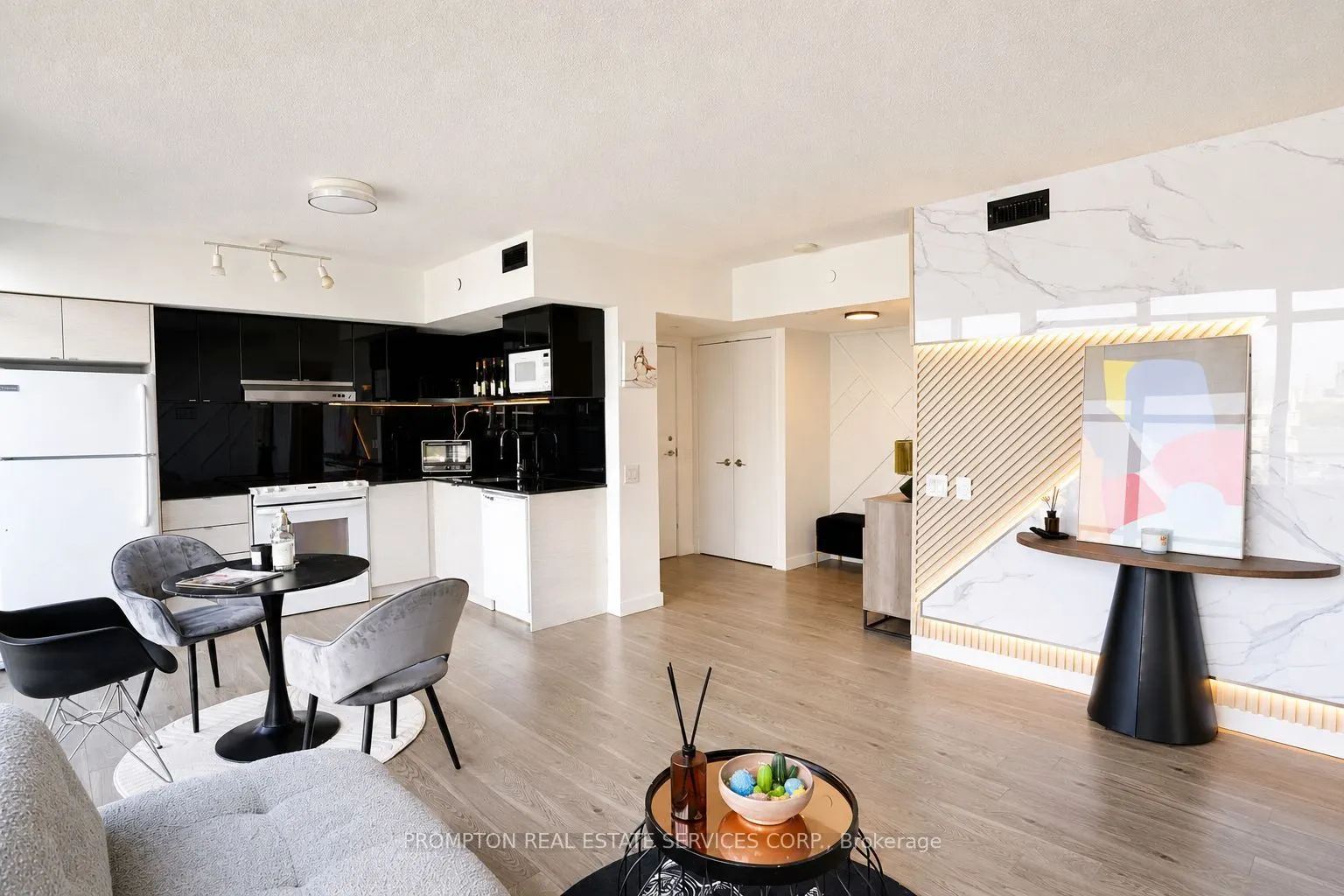 72 Esther Shiner Boulevard #717