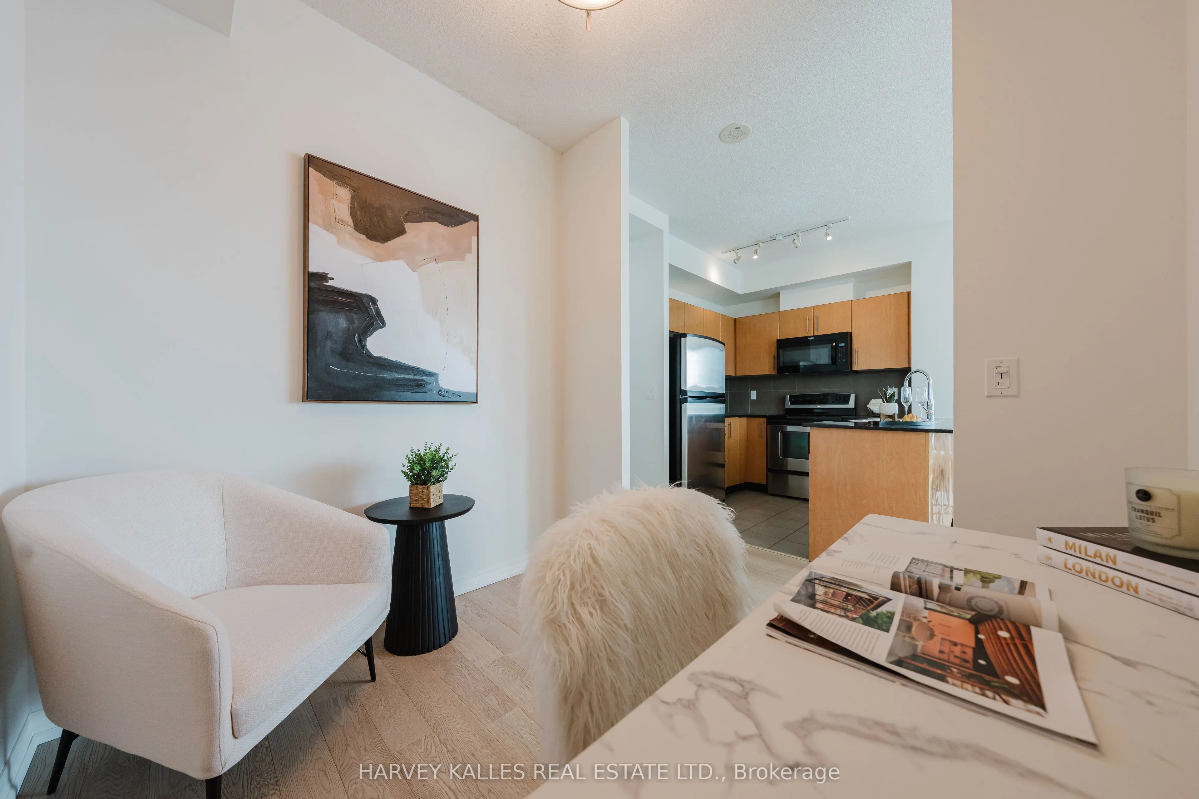 16 Yonge Street #3211