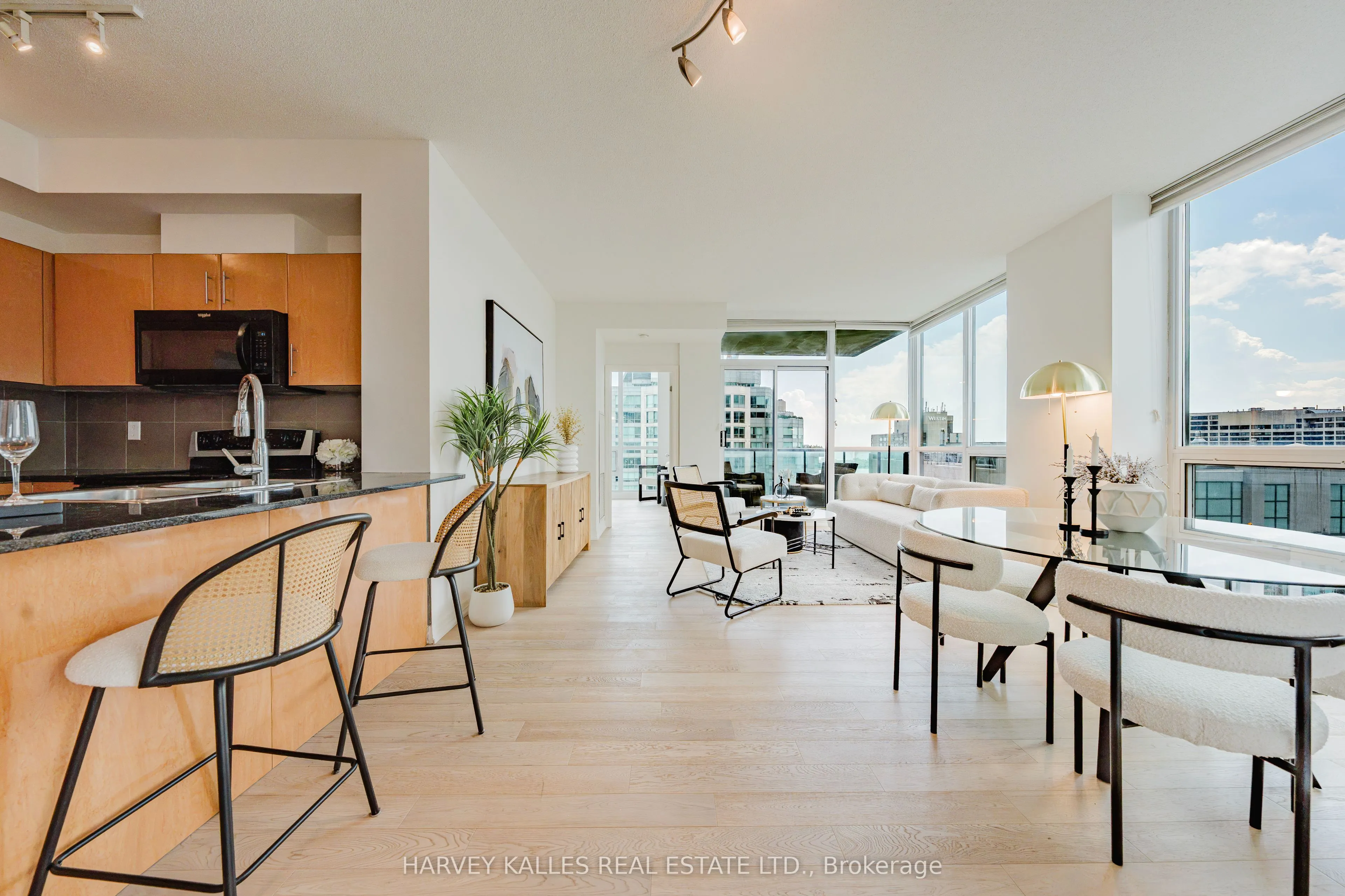16 Yonge Street #3211