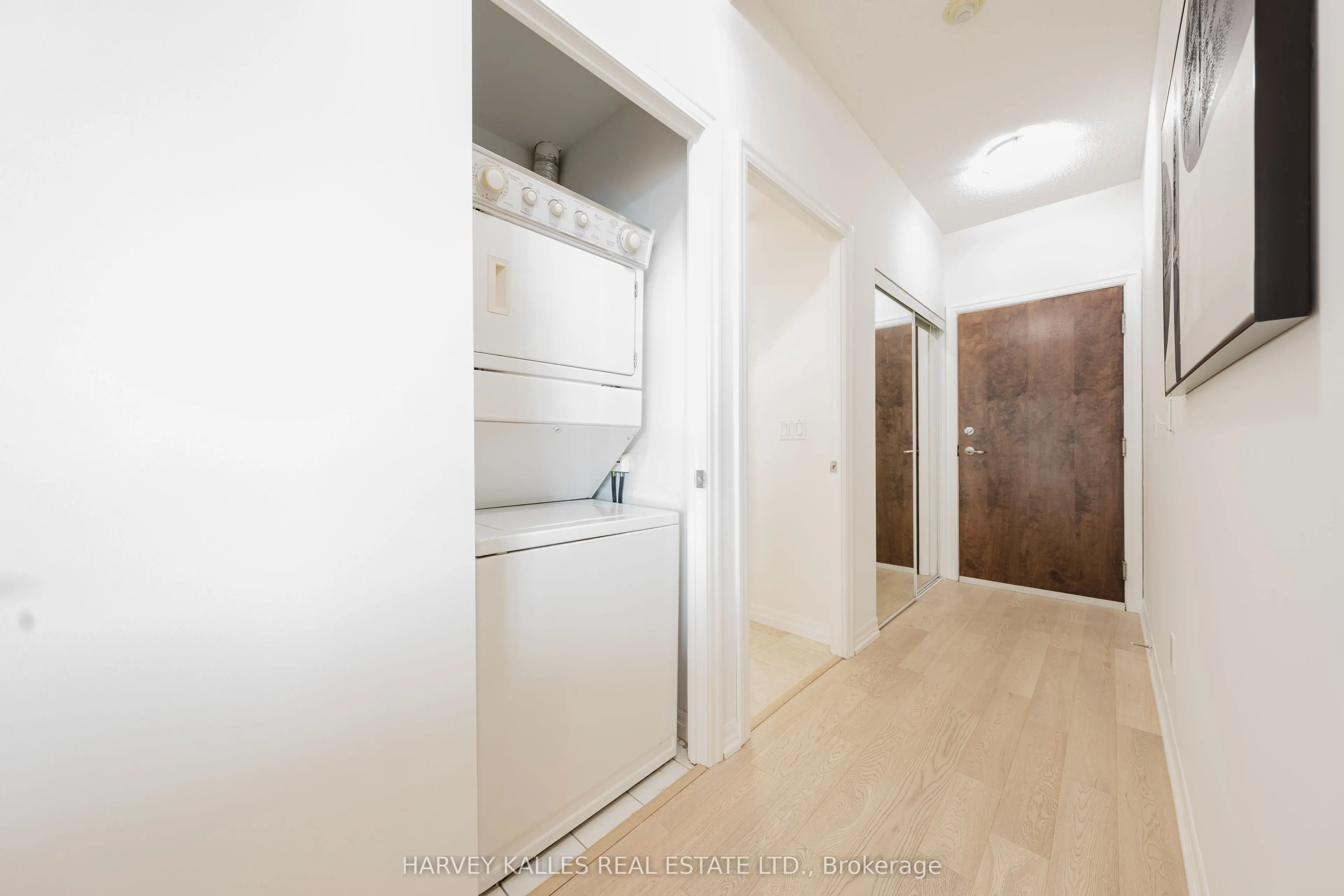 16 Yonge Street #3211
