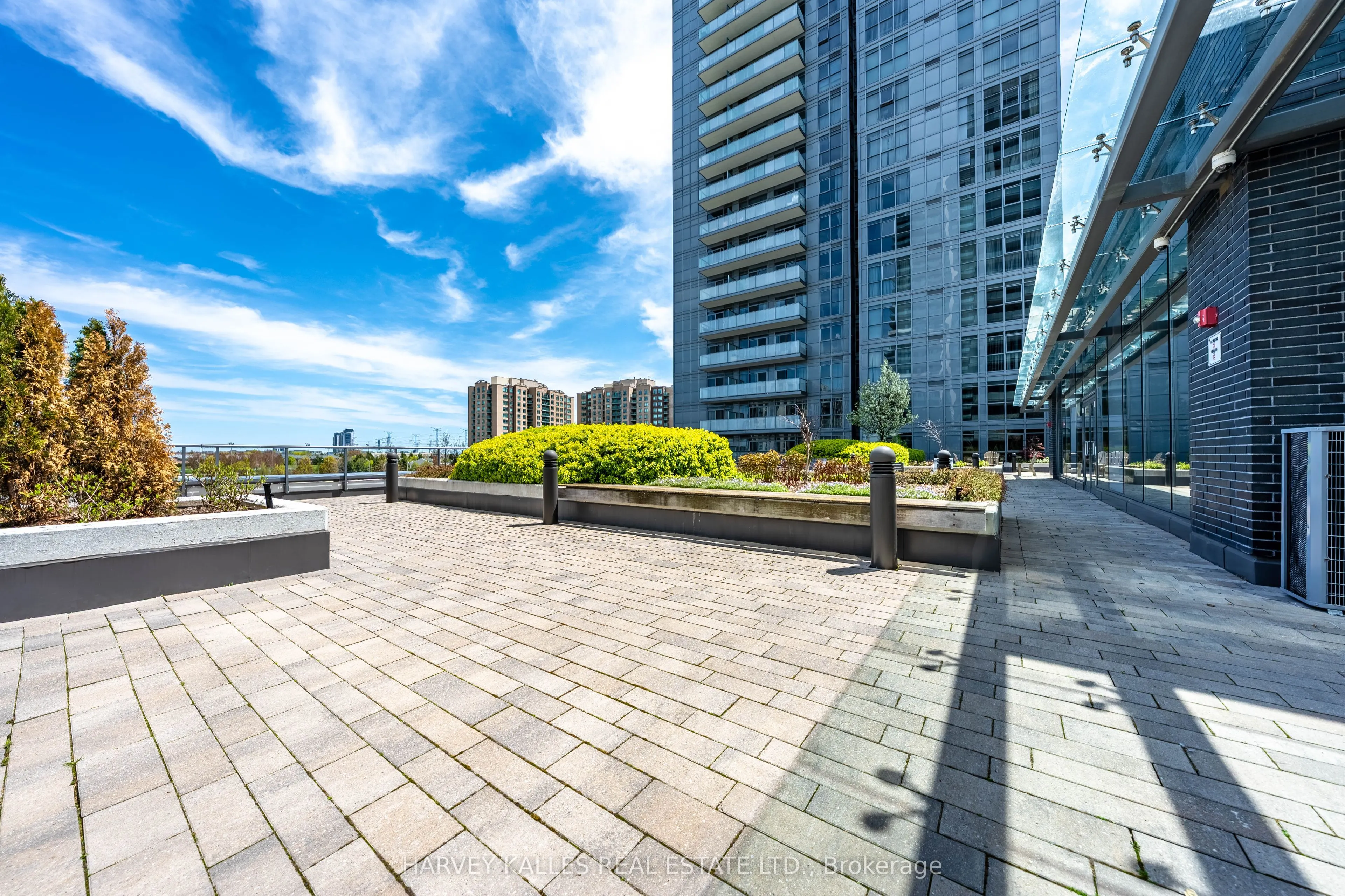 16 Yonge Street #3211