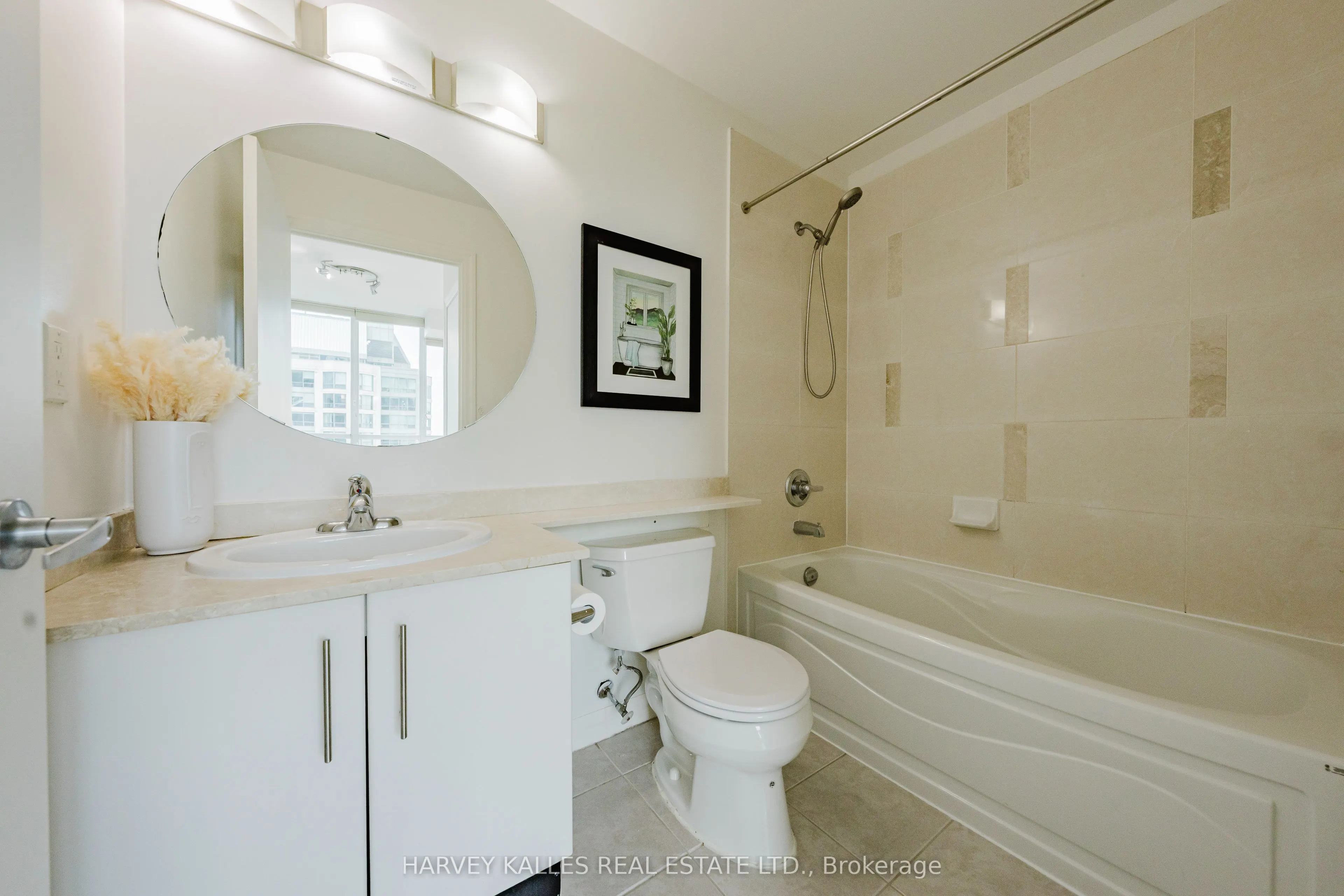 16 Yonge Street #3211