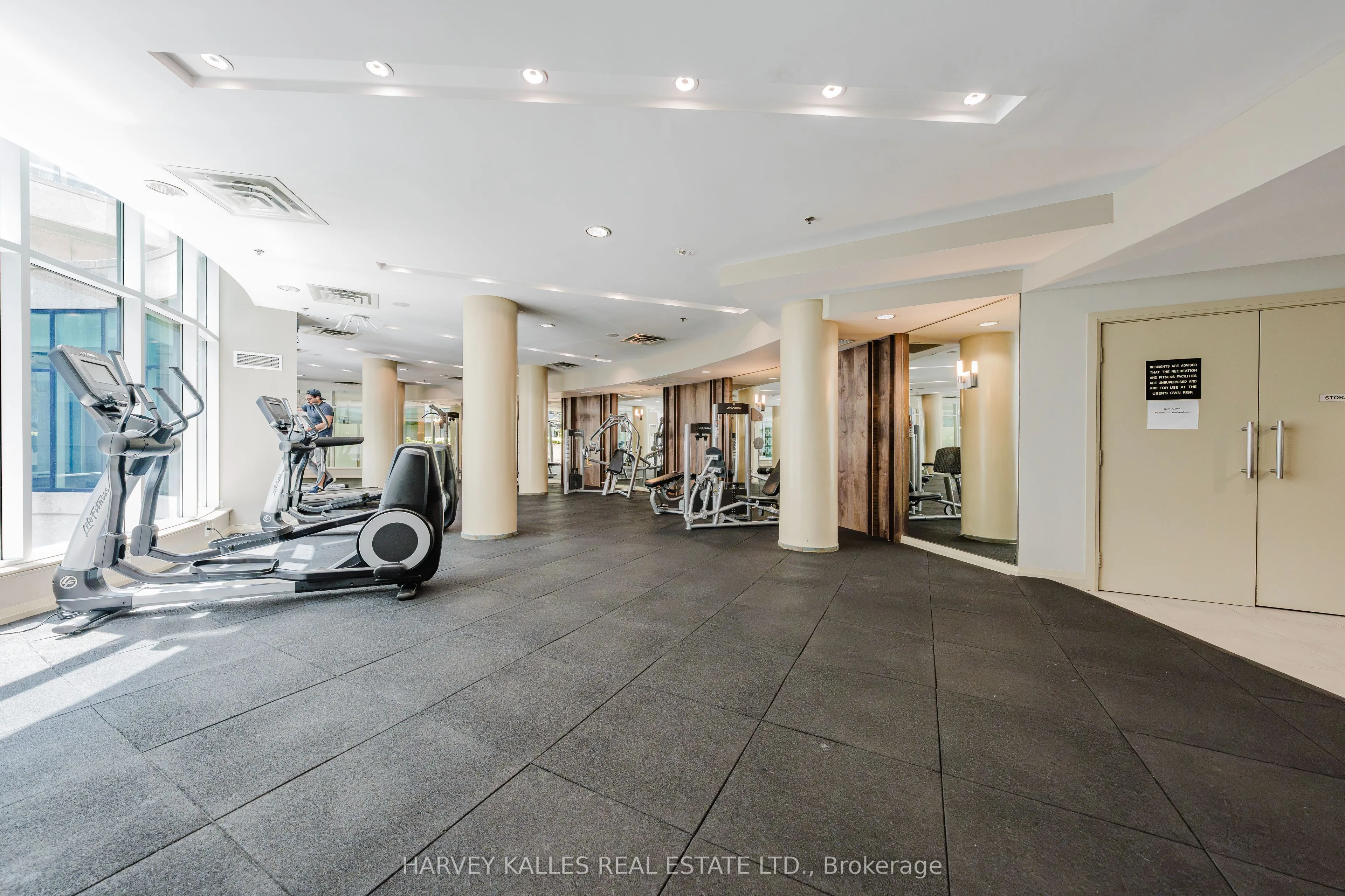 16 Yonge Street #3211