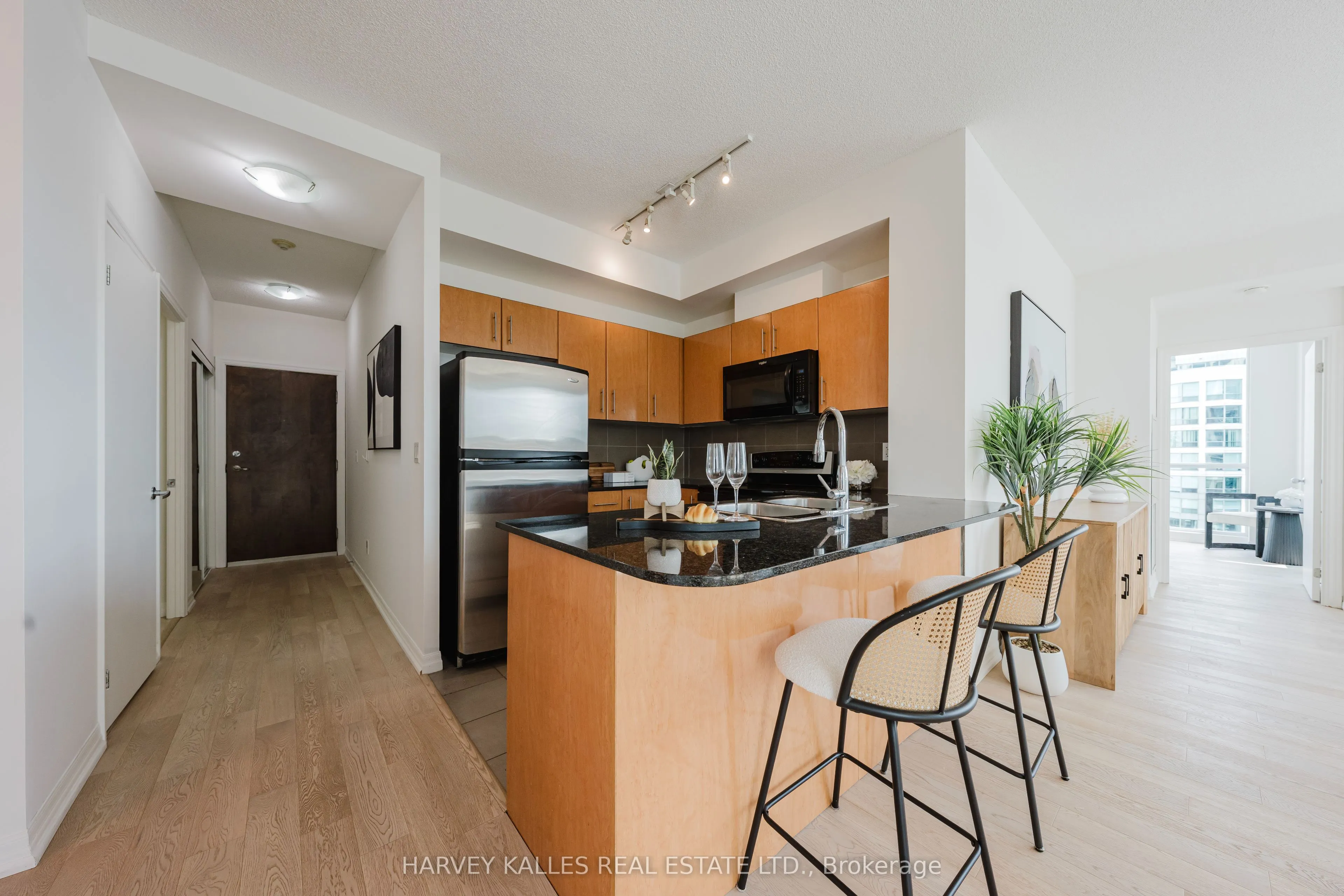 16 Yonge Street #3211