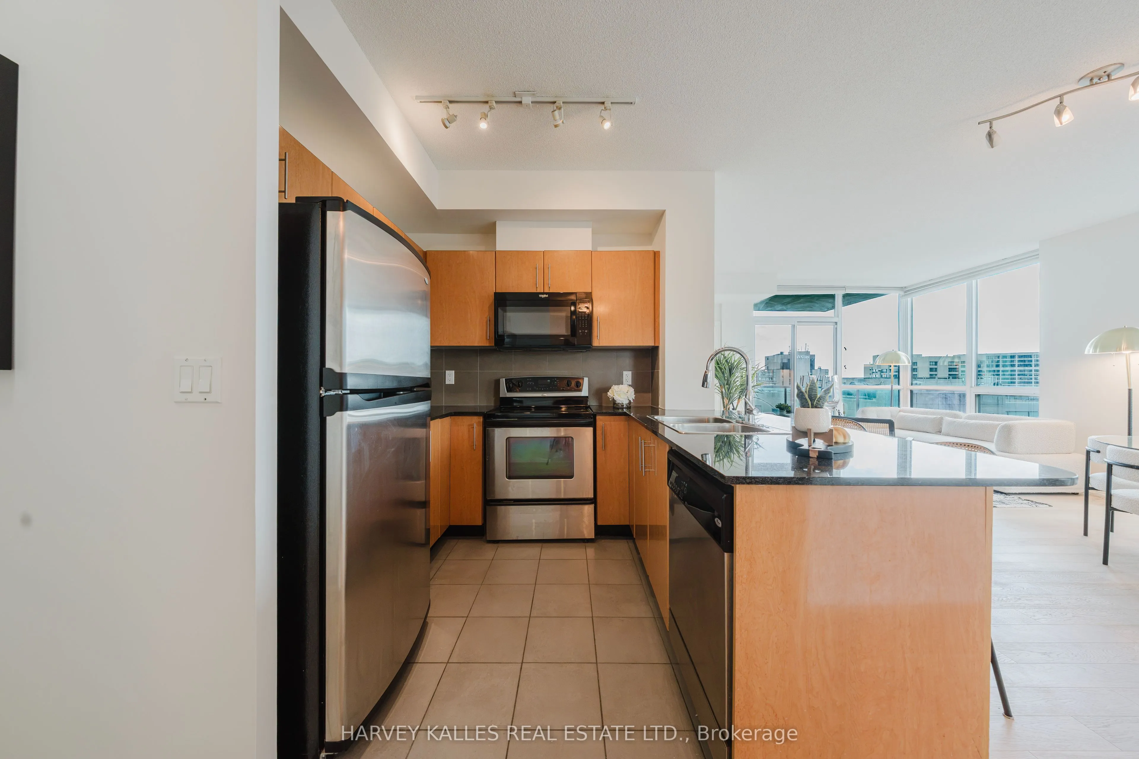 16 Yonge Street #3211