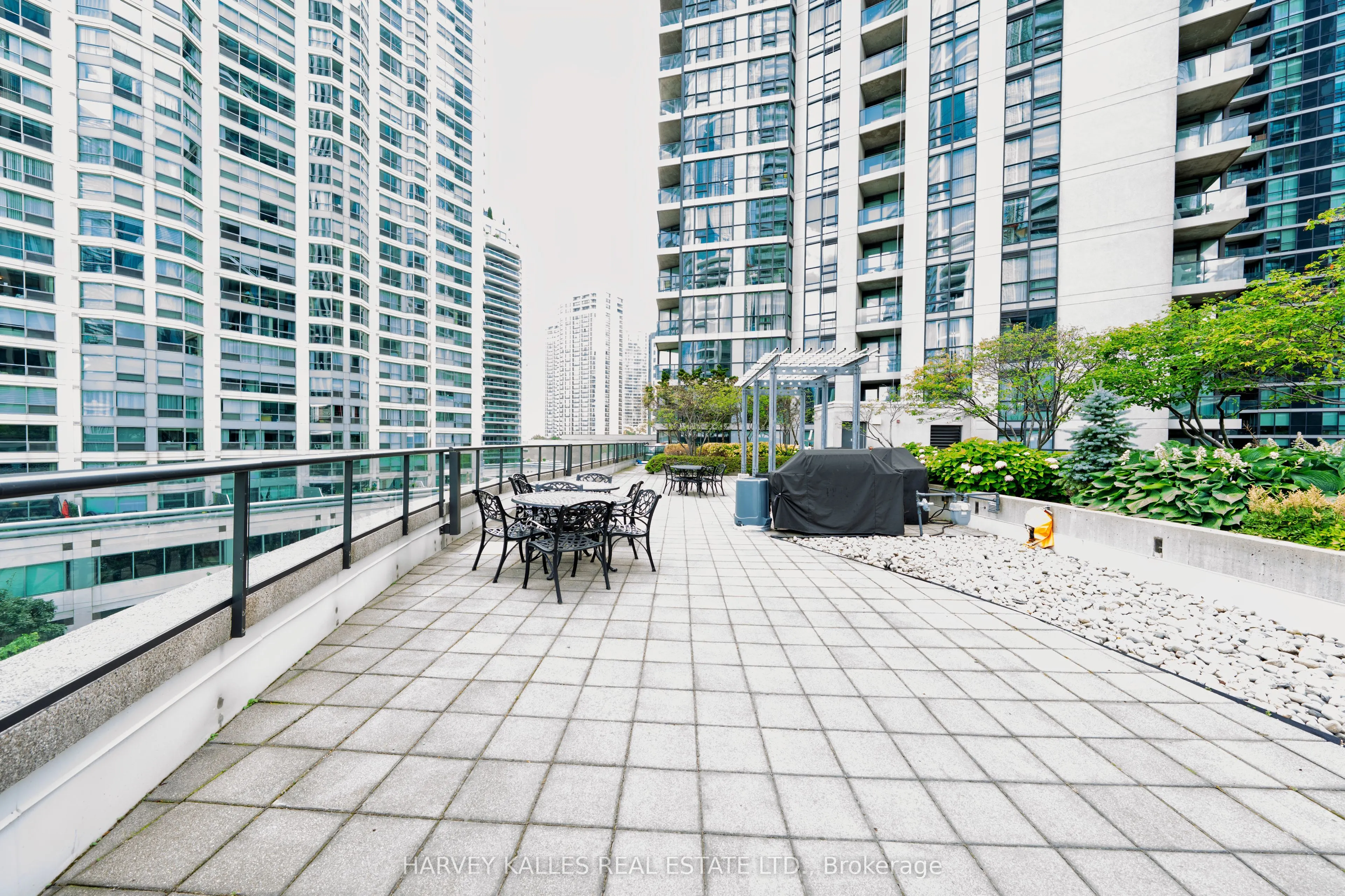 16 Yonge Street #3211