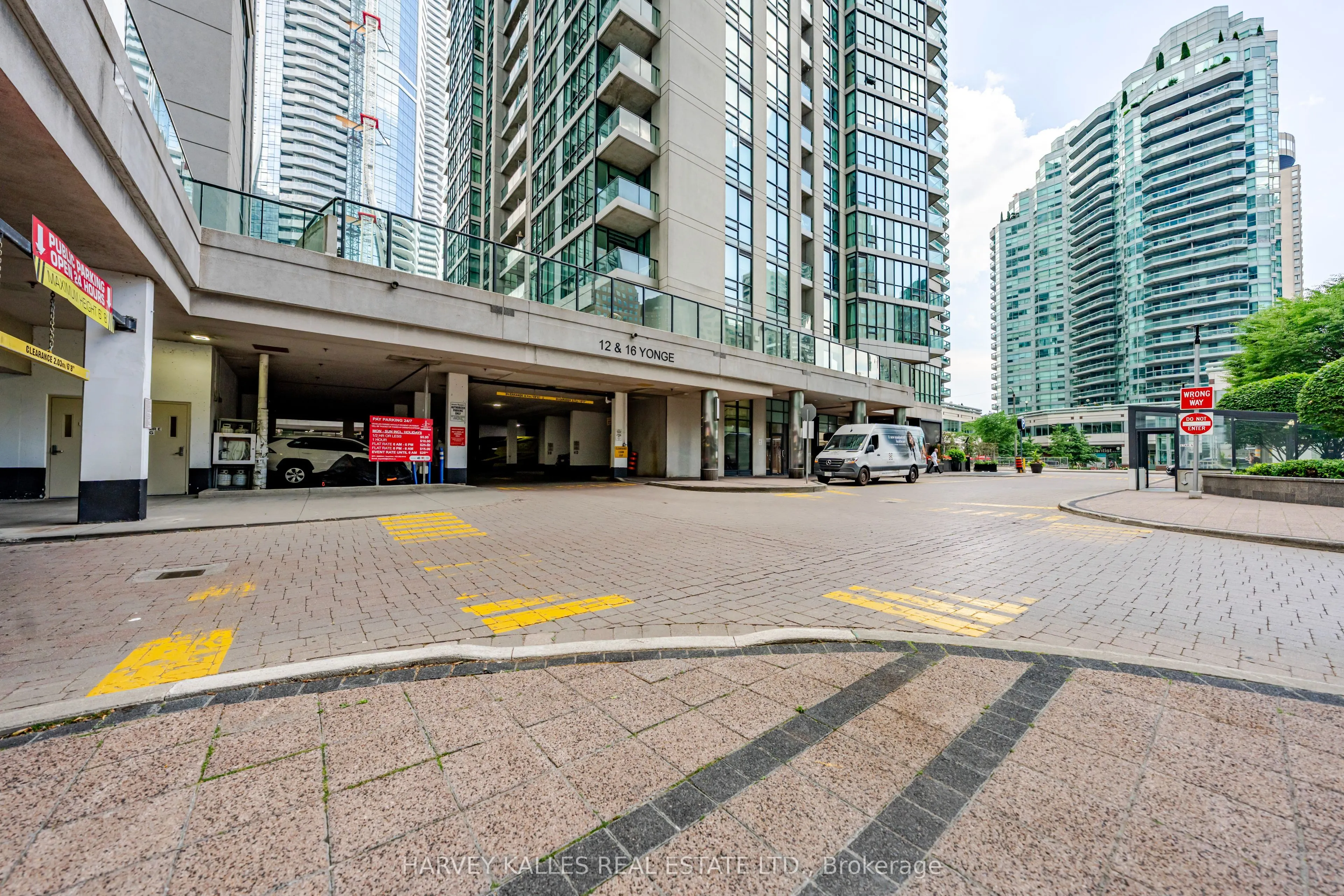 16 Yonge Street #3211