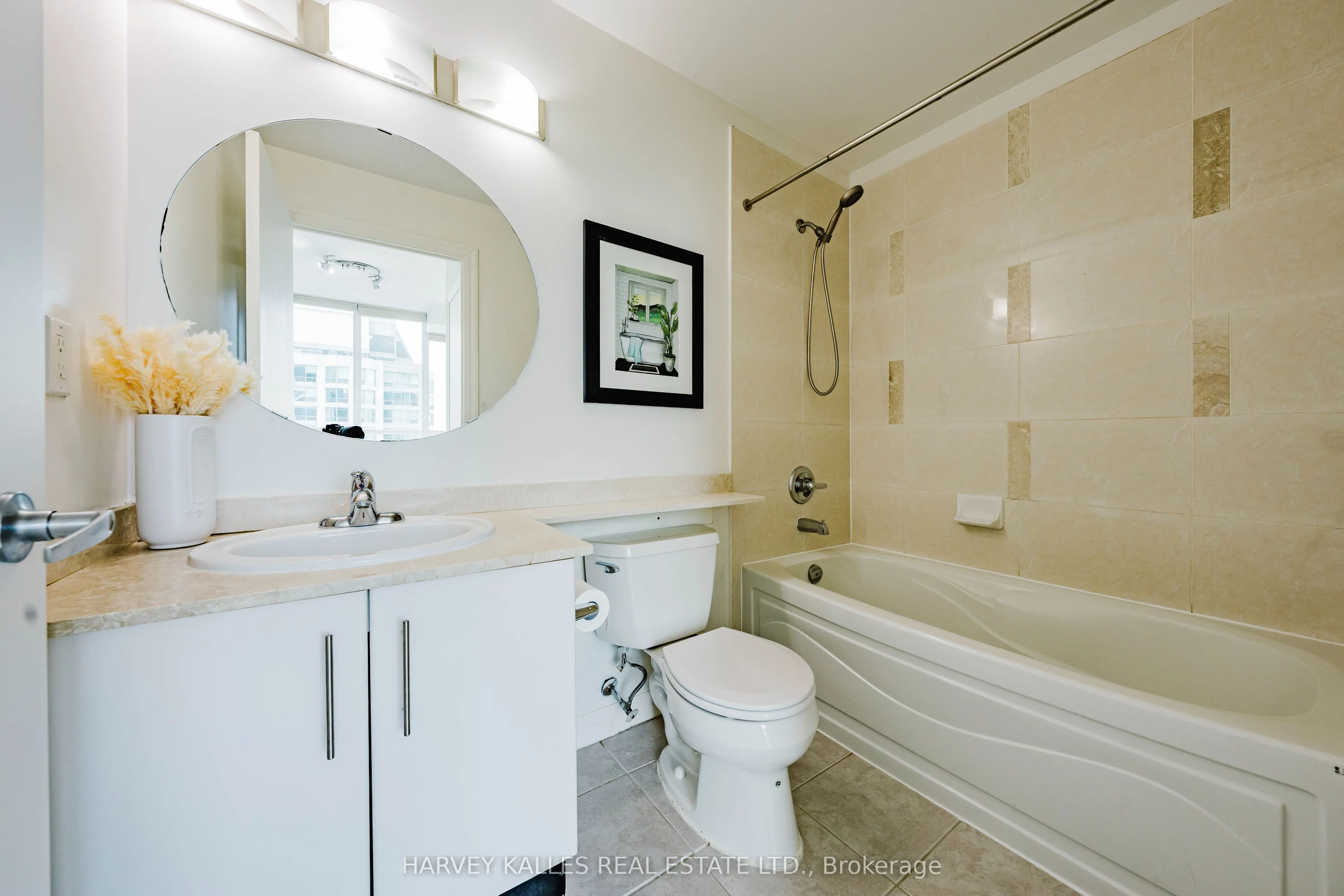 16 Yonge Street #3211