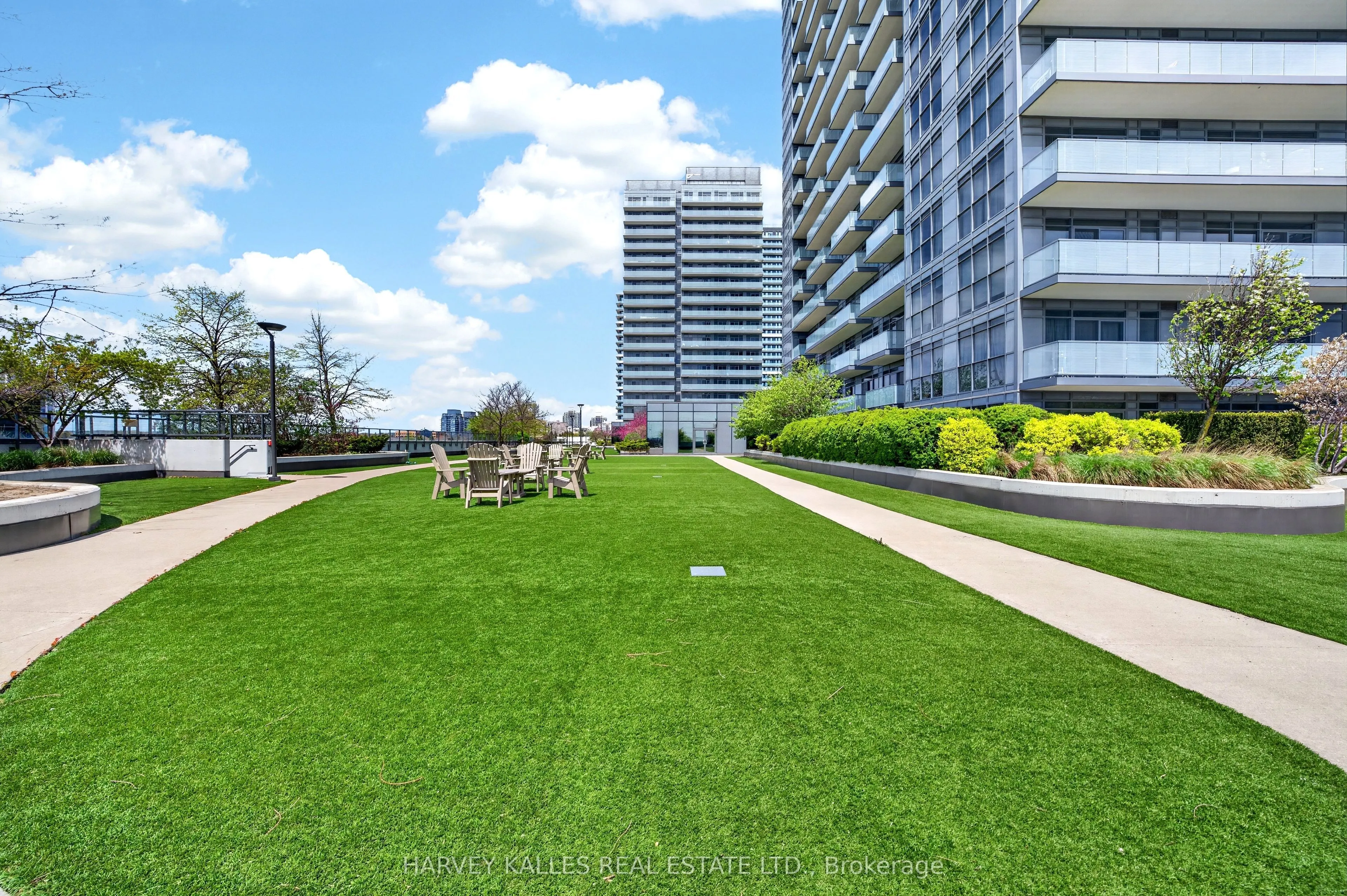 16 Yonge Street #3211