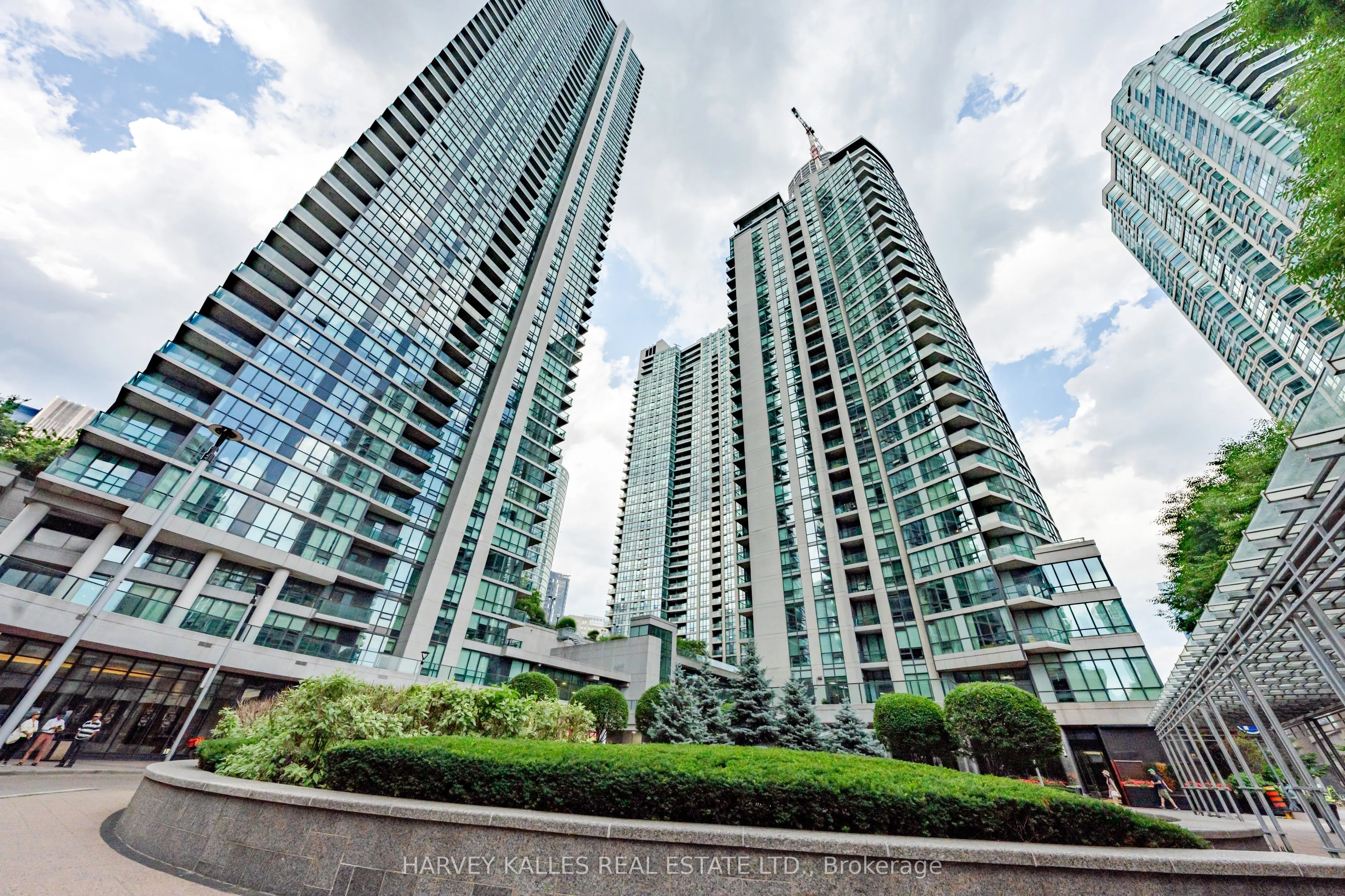 16 Yonge Street #3211