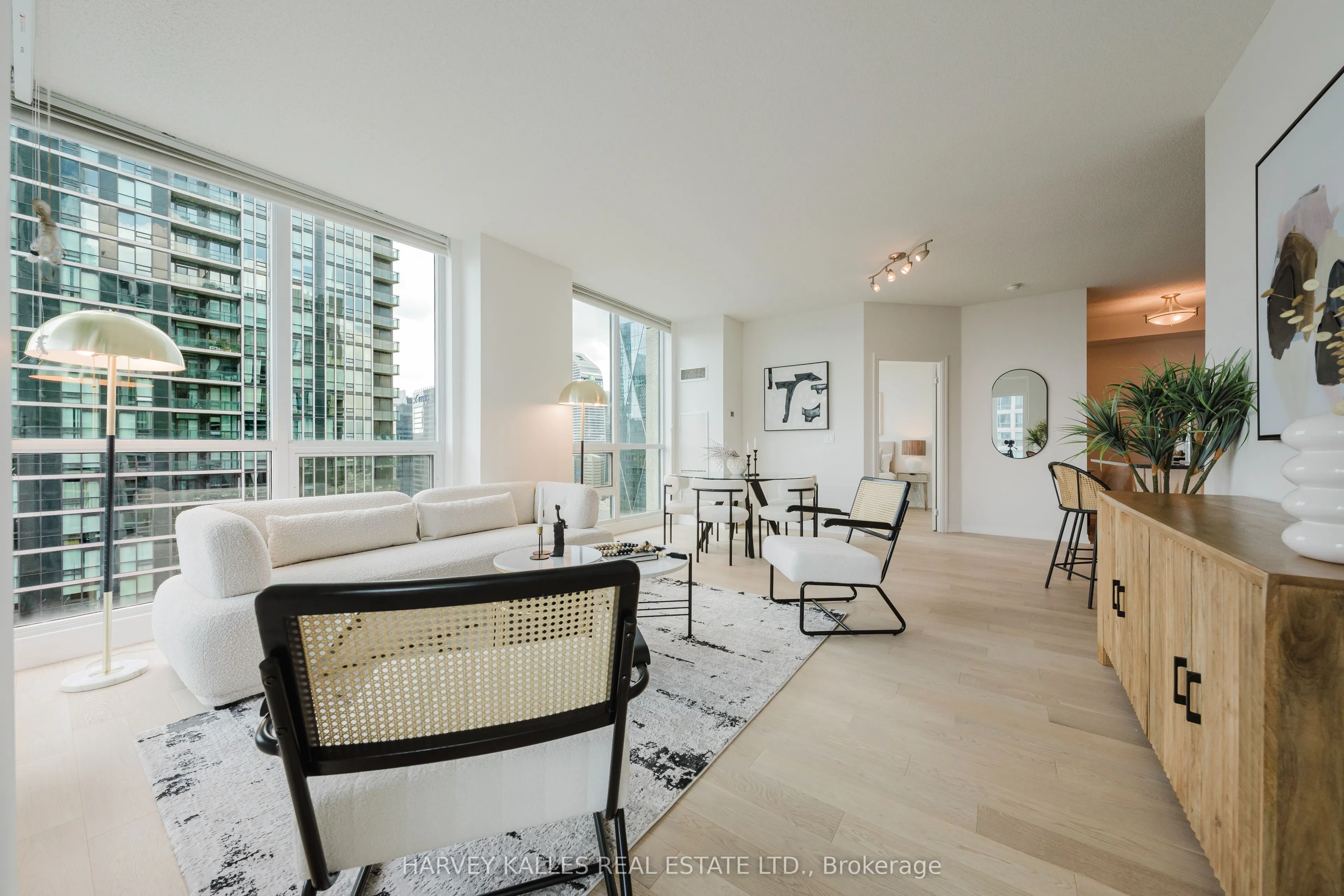 16 Yonge Street #3211