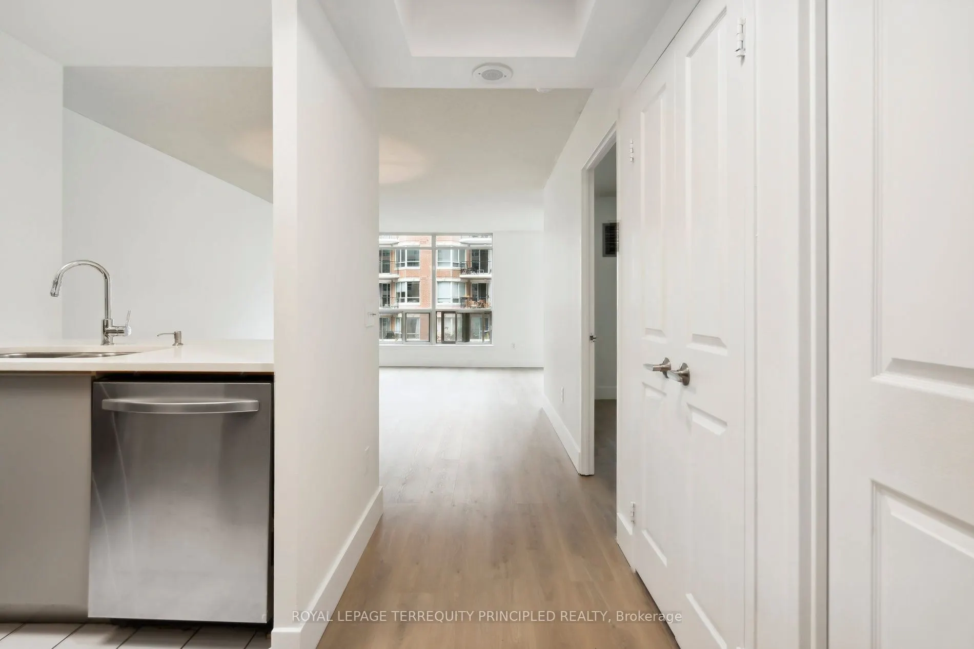 942 Yonge Street #418