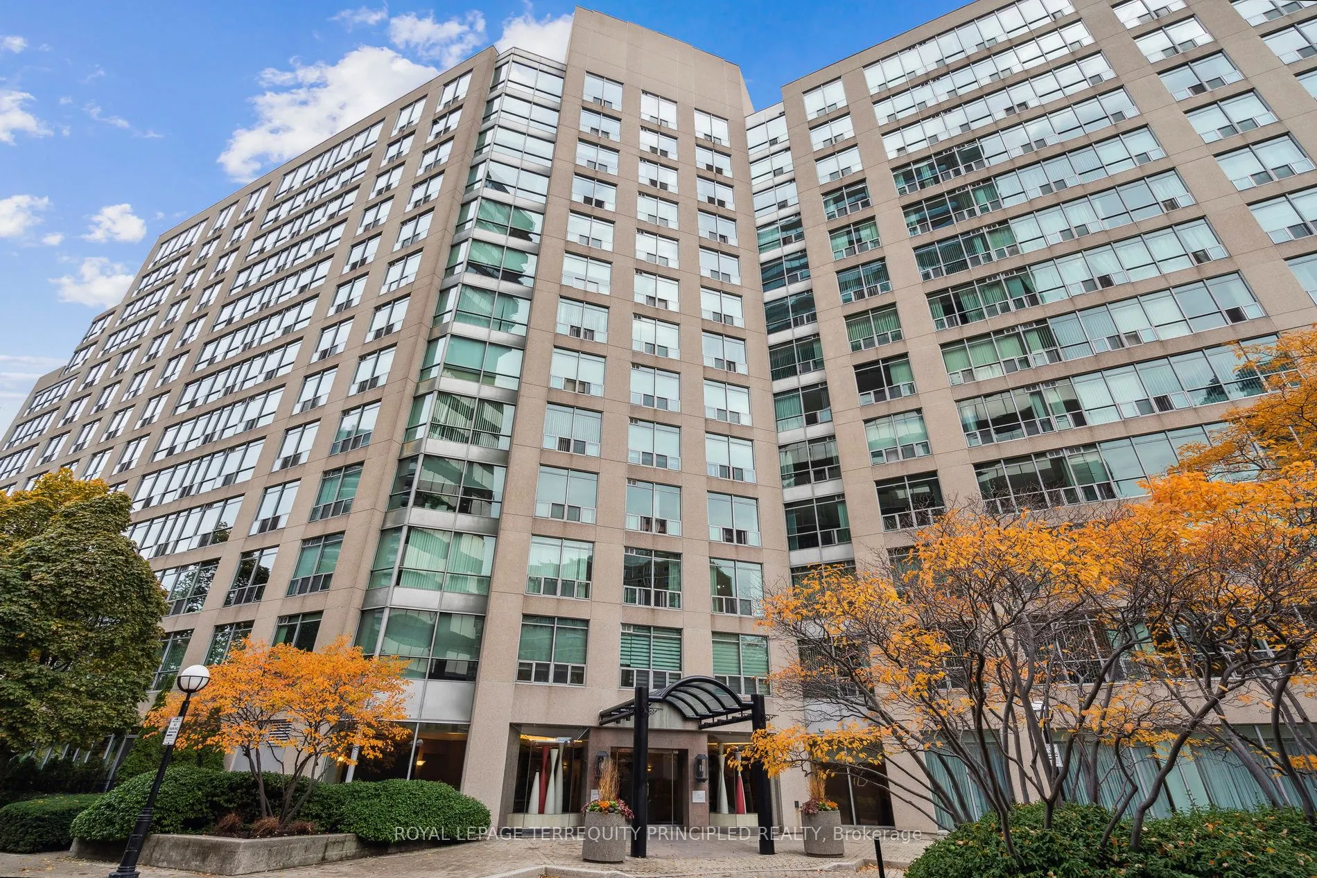 942 Yonge Street #418