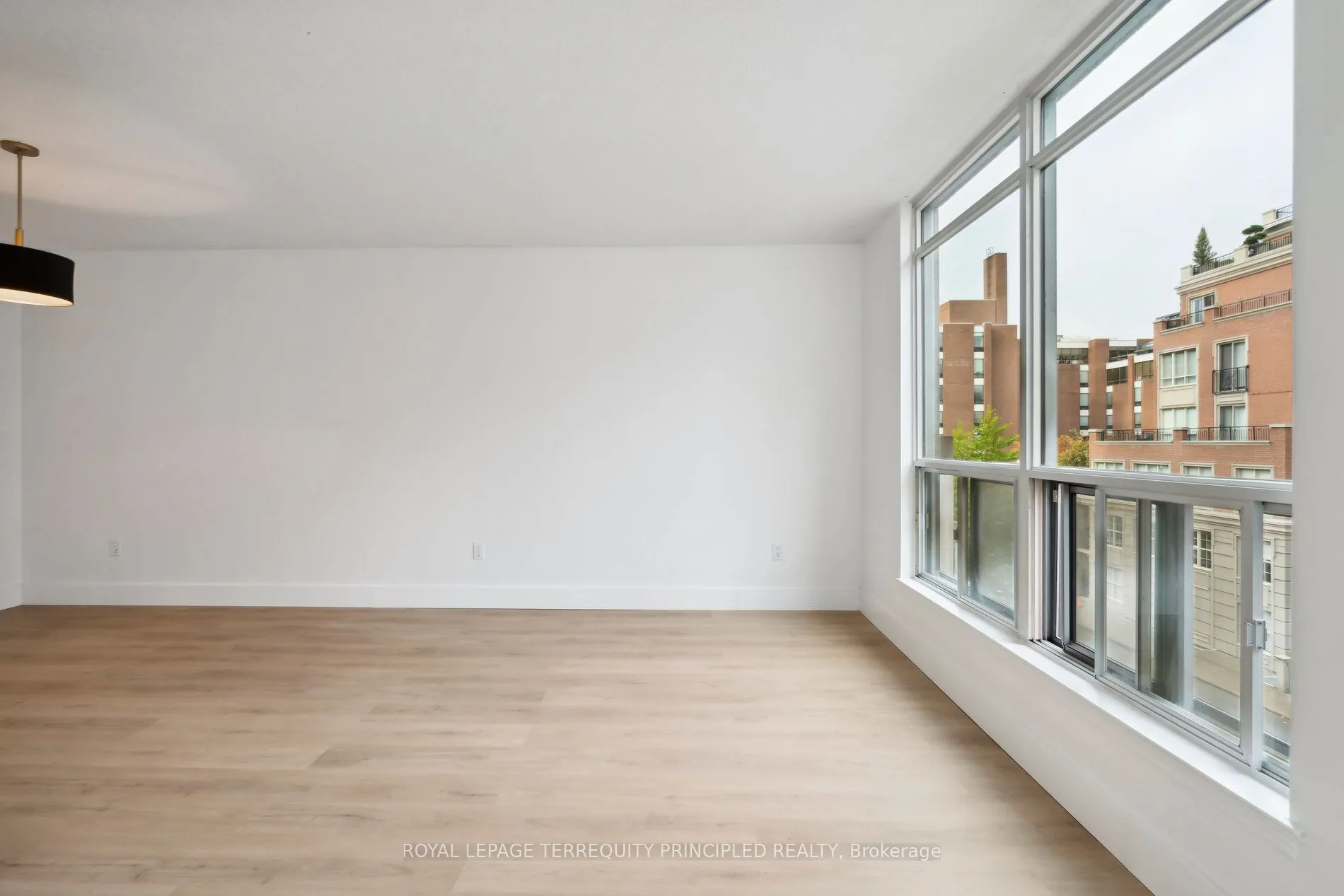 942 Yonge Street #418