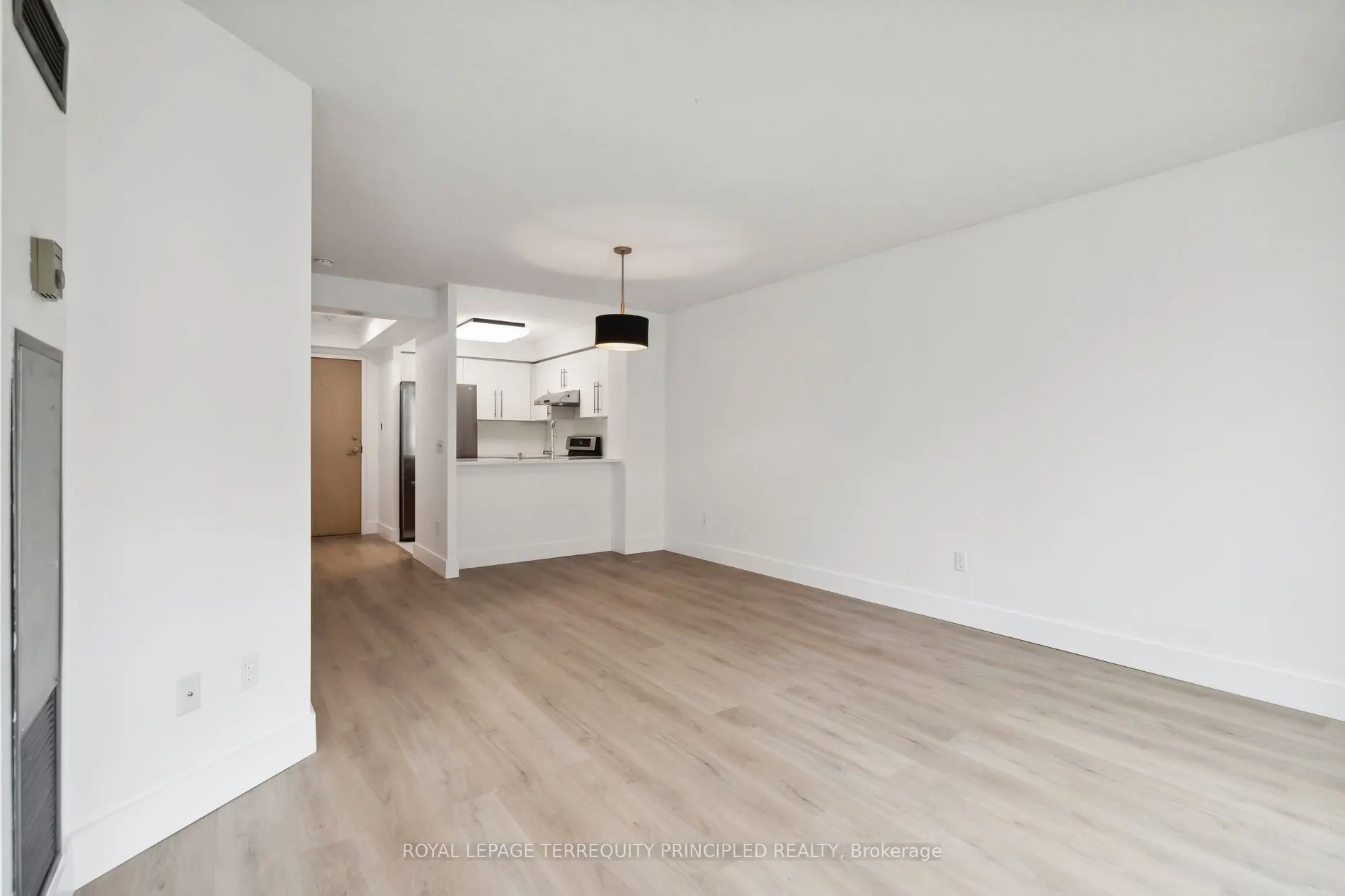 942 Yonge Street #418