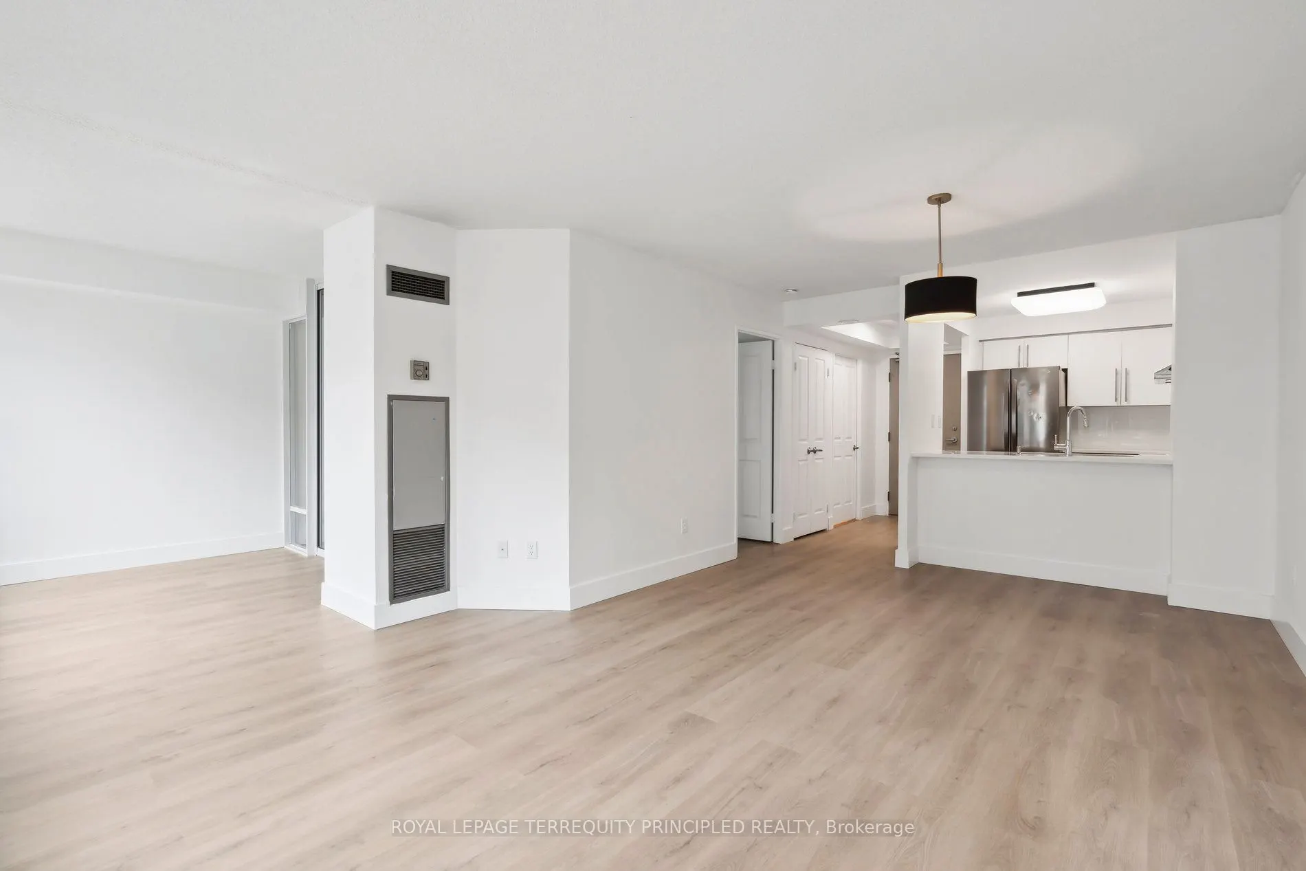 942 Yonge Street #418