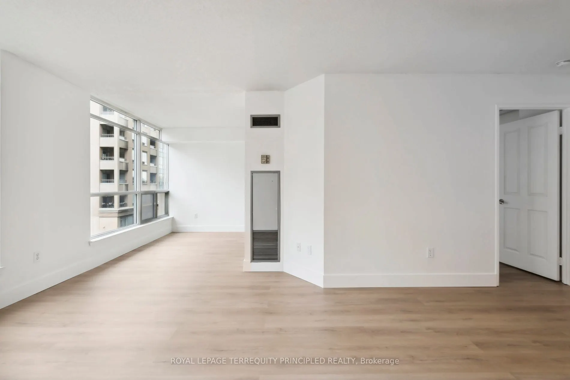 942 Yonge Street #418