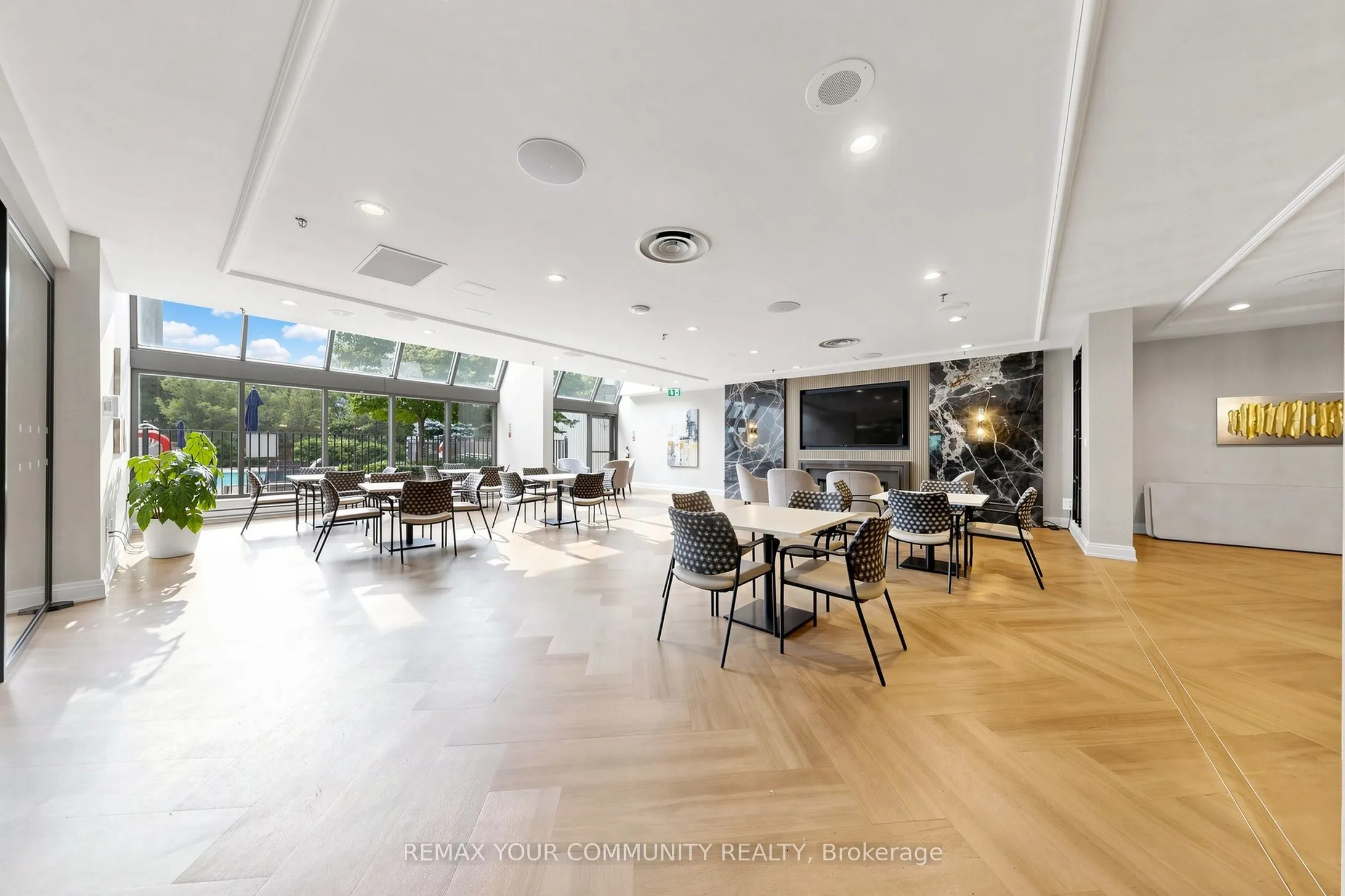 5444 Yonge Street #1609